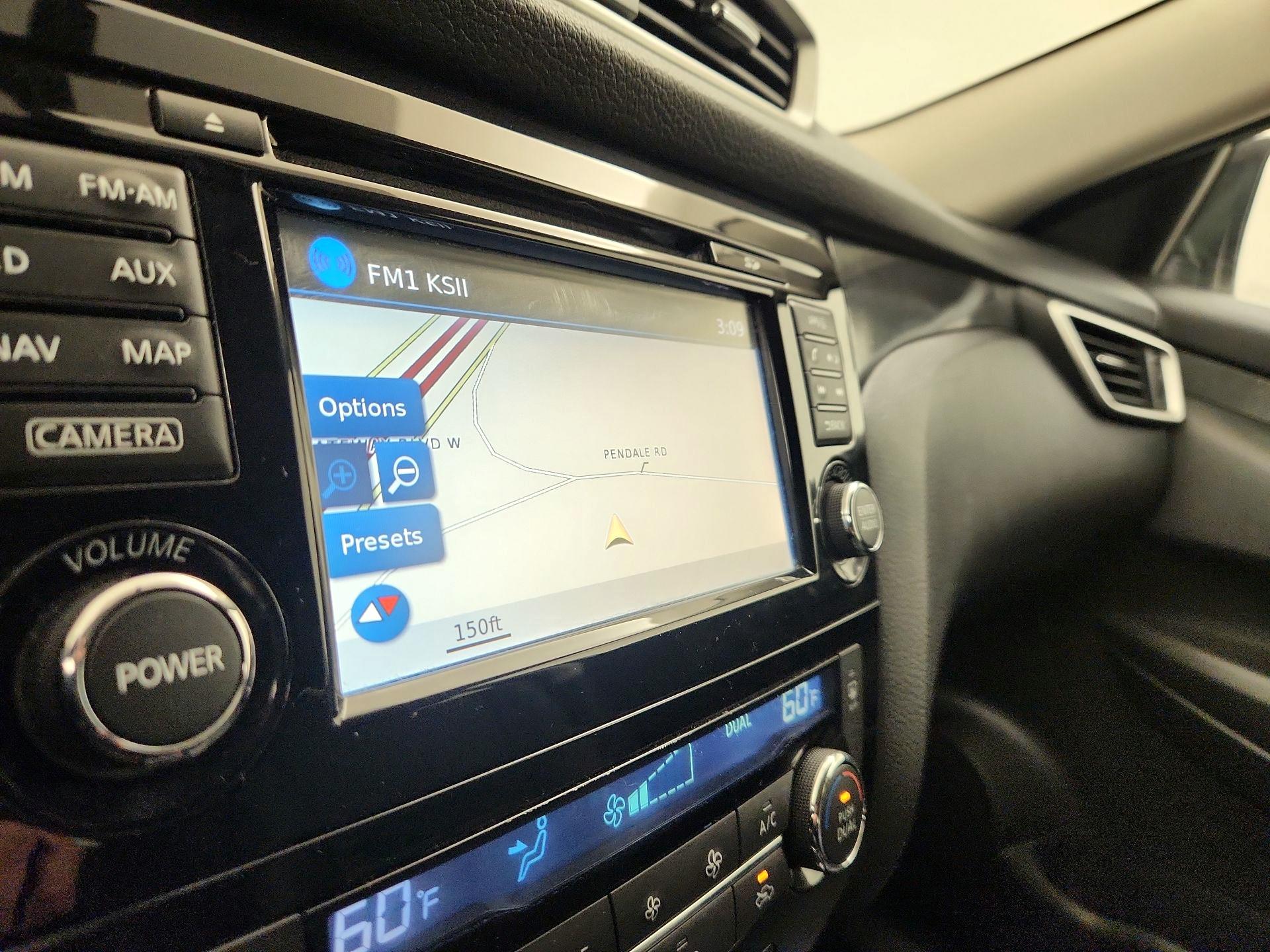 Thumbnail: 2015 Nissan Rogue - 14