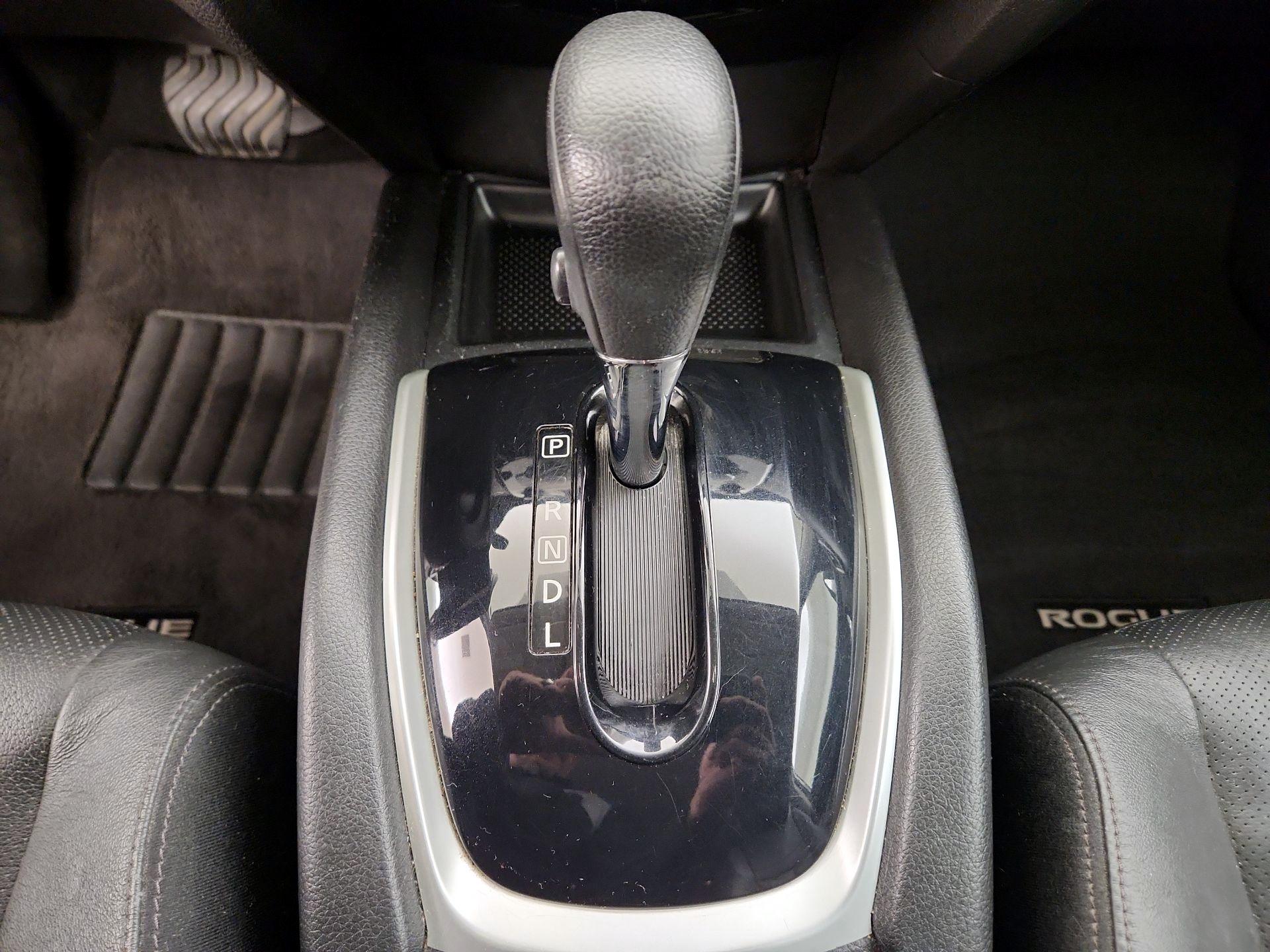 Thumbnail: 2015 Nissan Rogue - 18