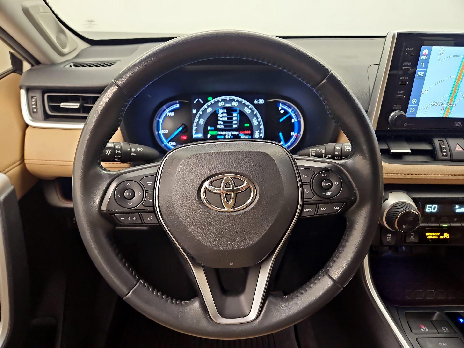 Thumbnail: 2021 Toyota RAV4 - 10