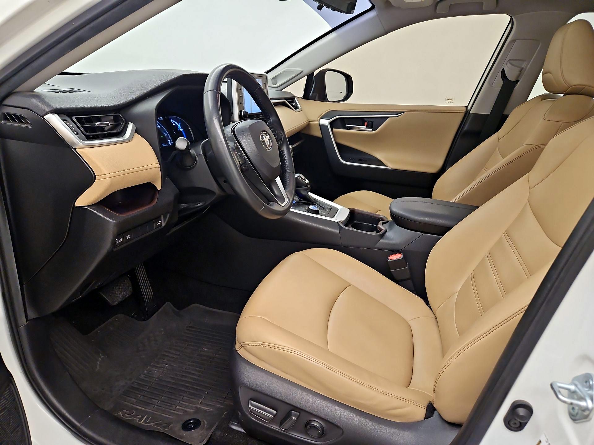 Thumbnail: 2021 Toyota RAV4 - 11