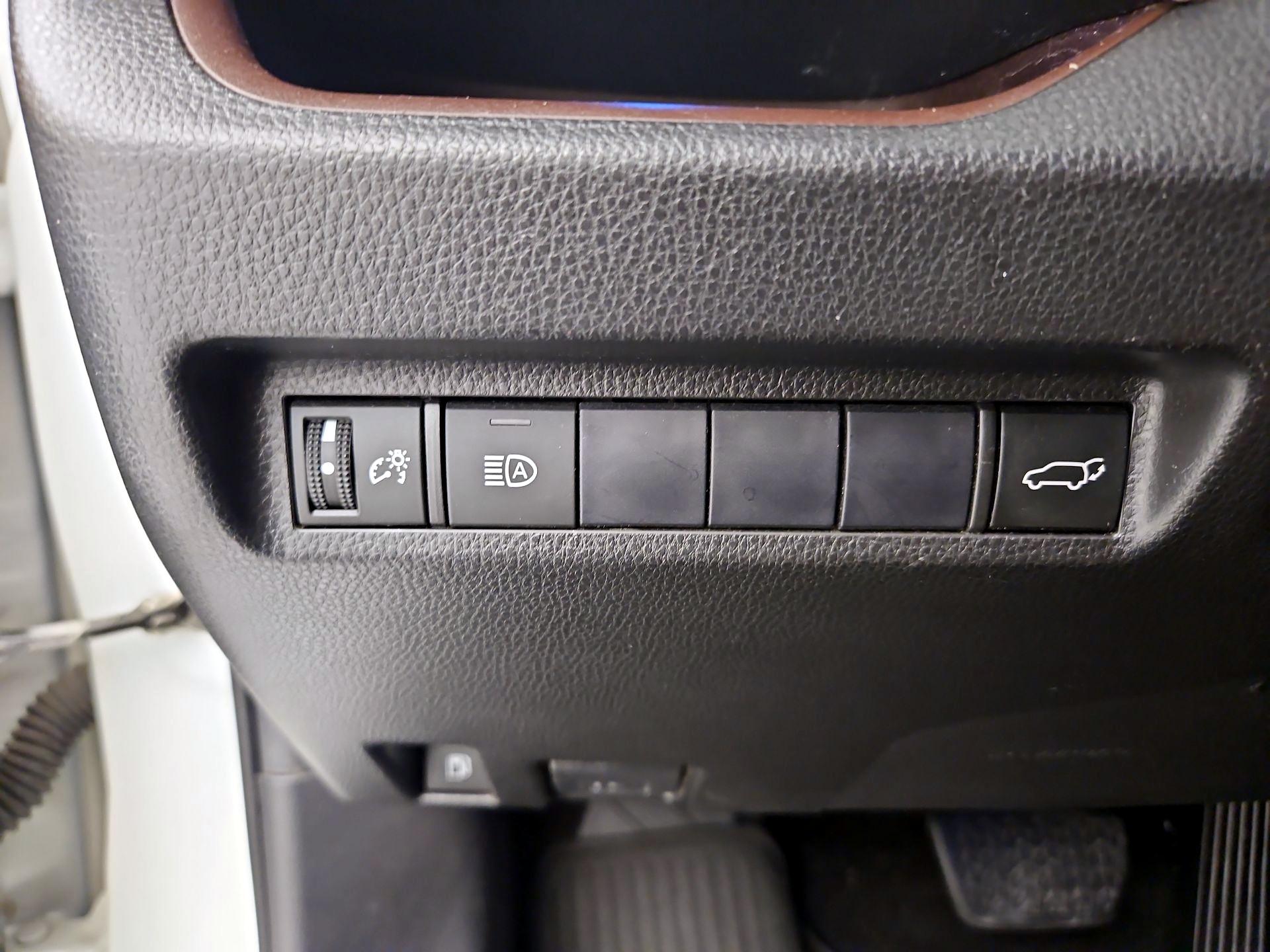 Thumbnail: 2021 Toyota RAV4 - 13