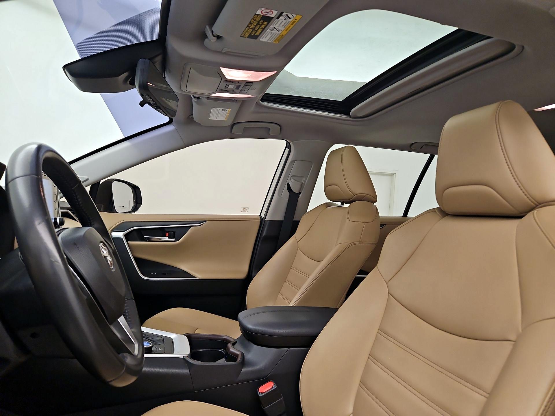 Thumbnail: 2021 Toyota RAV4 - 20