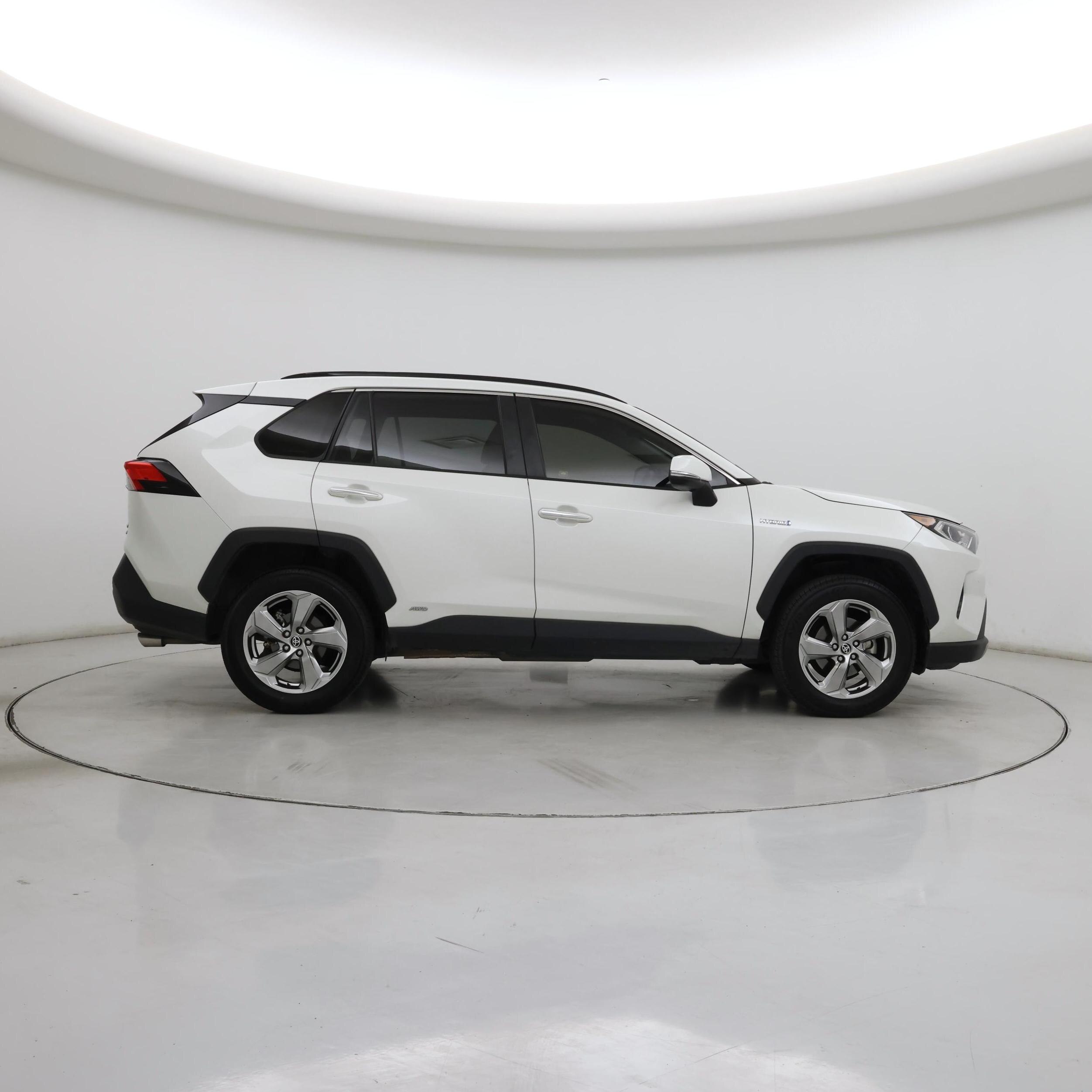Thumbnail: 2021 Toyota RAV4 - 7