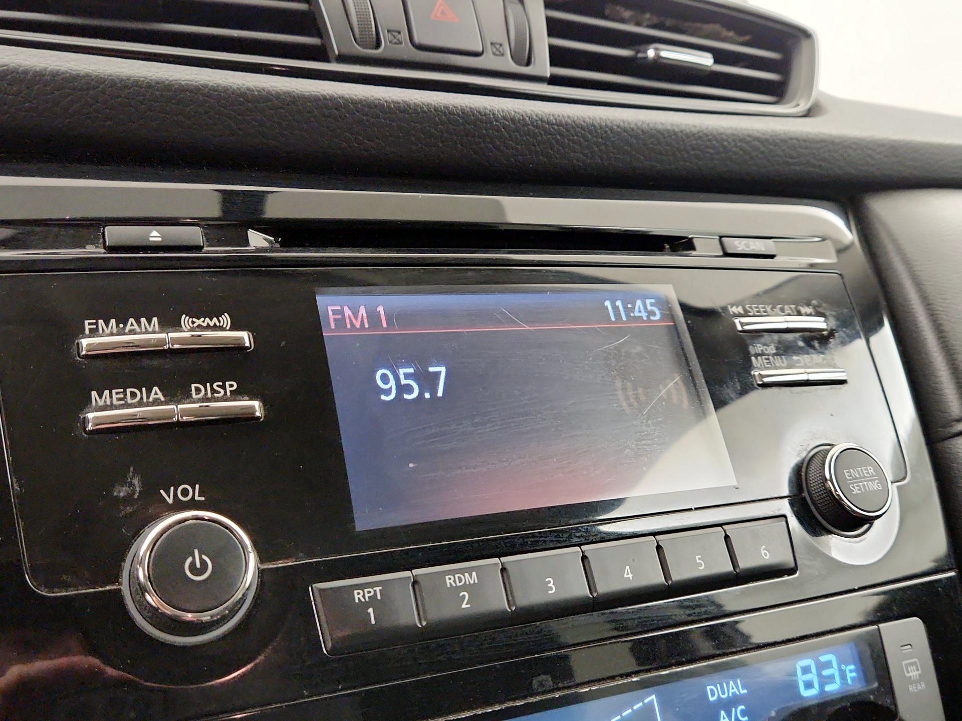 Thumbnail: 2017 Nissan Rogue - 15