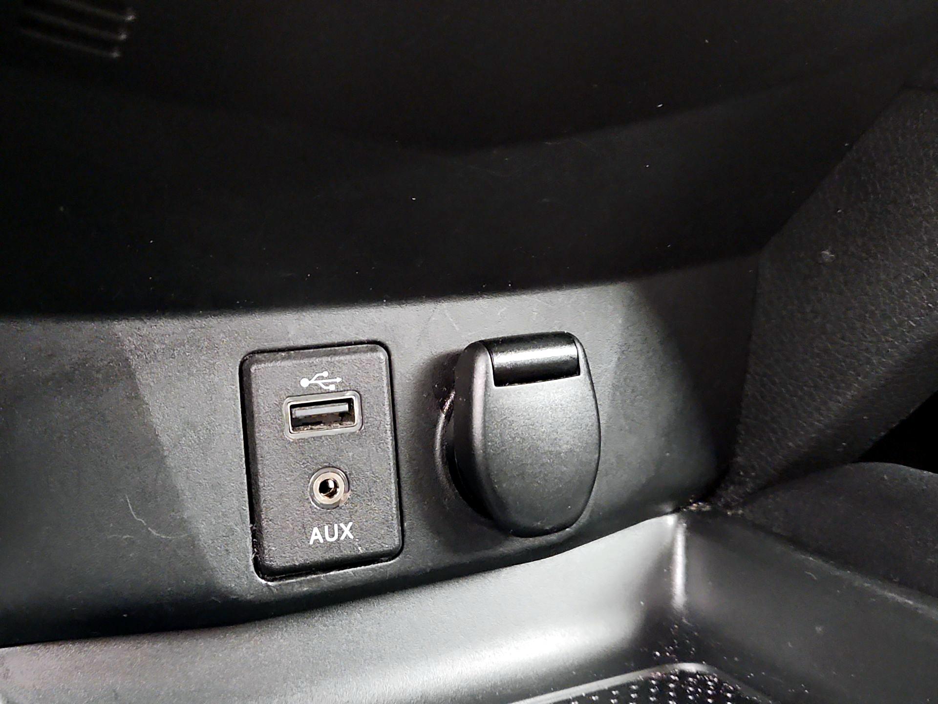 Thumbnail: 2017 Nissan Rogue - 18