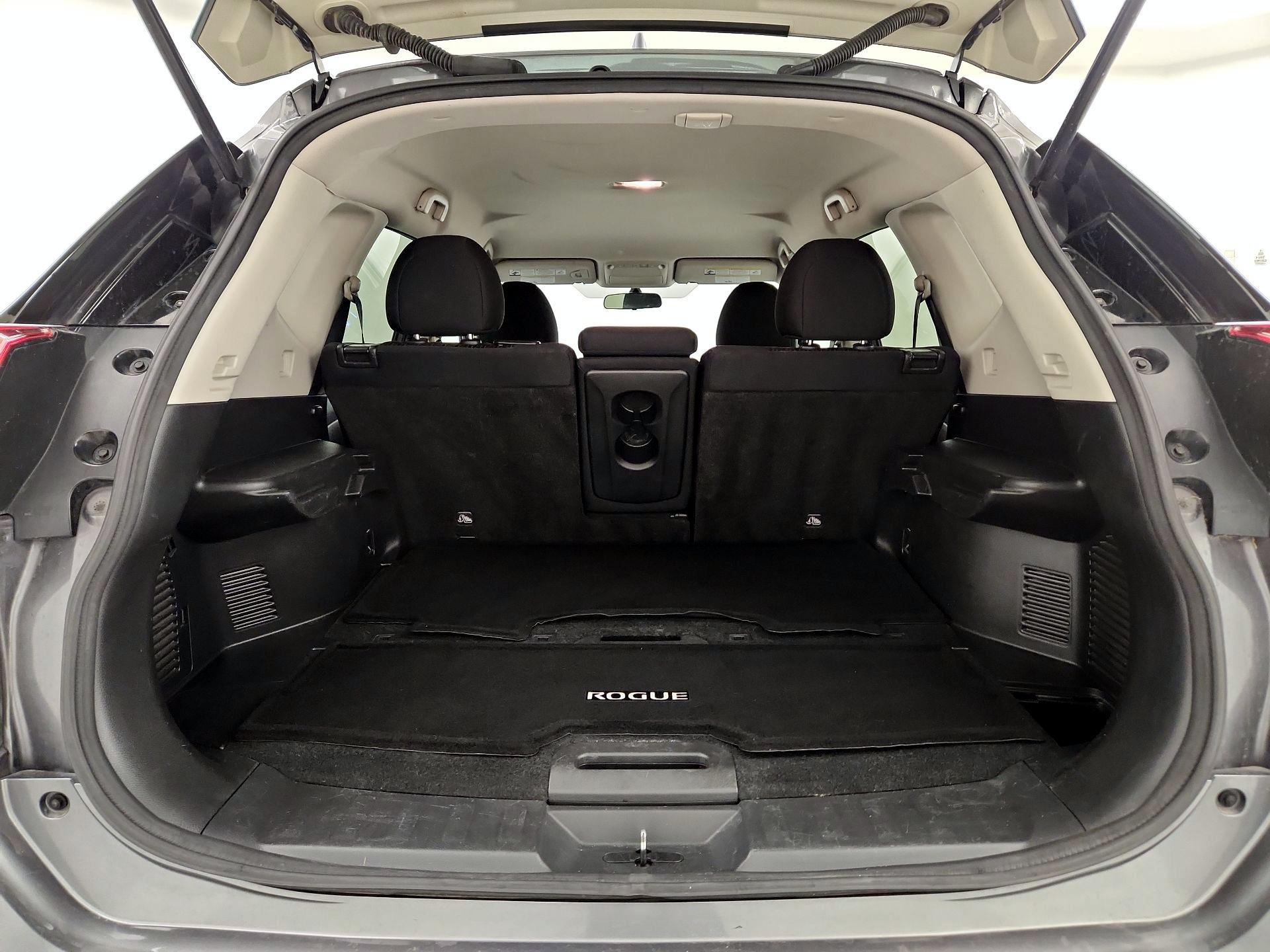 Thumbnail: 2017 Nissan Rogue - 20