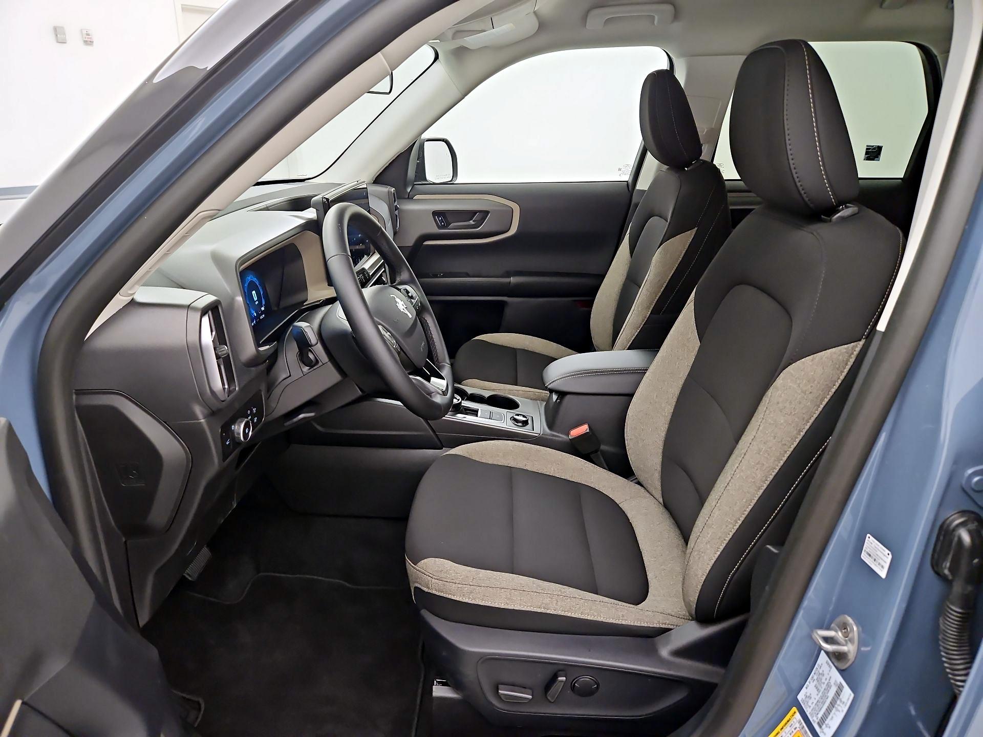 Thumbnail: 2025 Ford Bronco Sport - 11