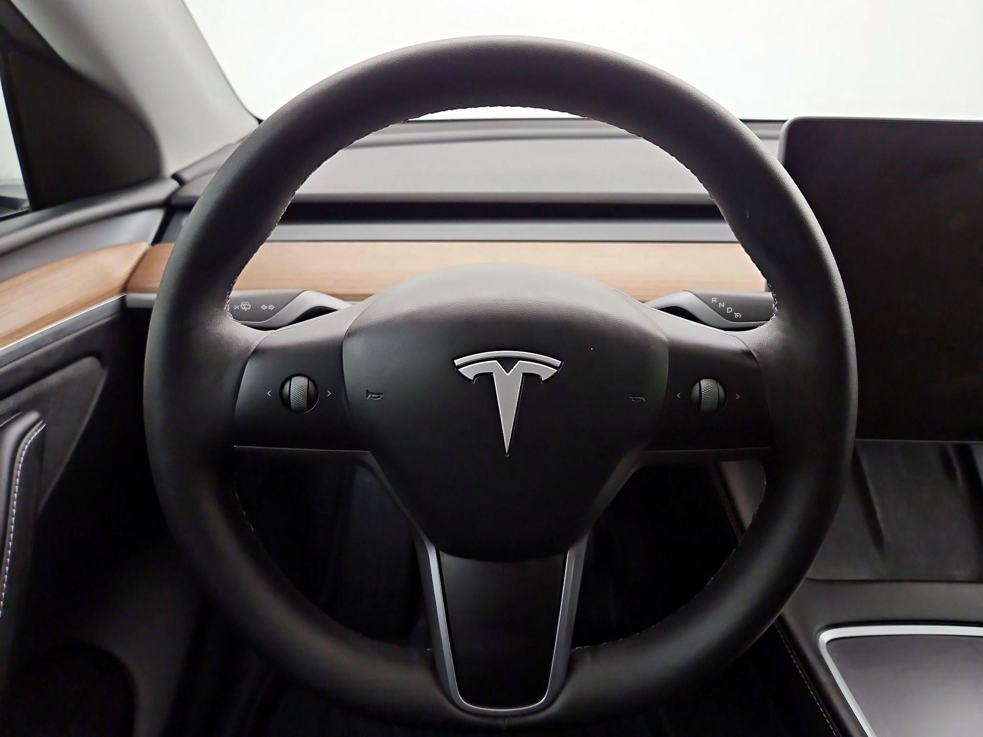 Thumbnail: 2025 Tesla Model Y - 10