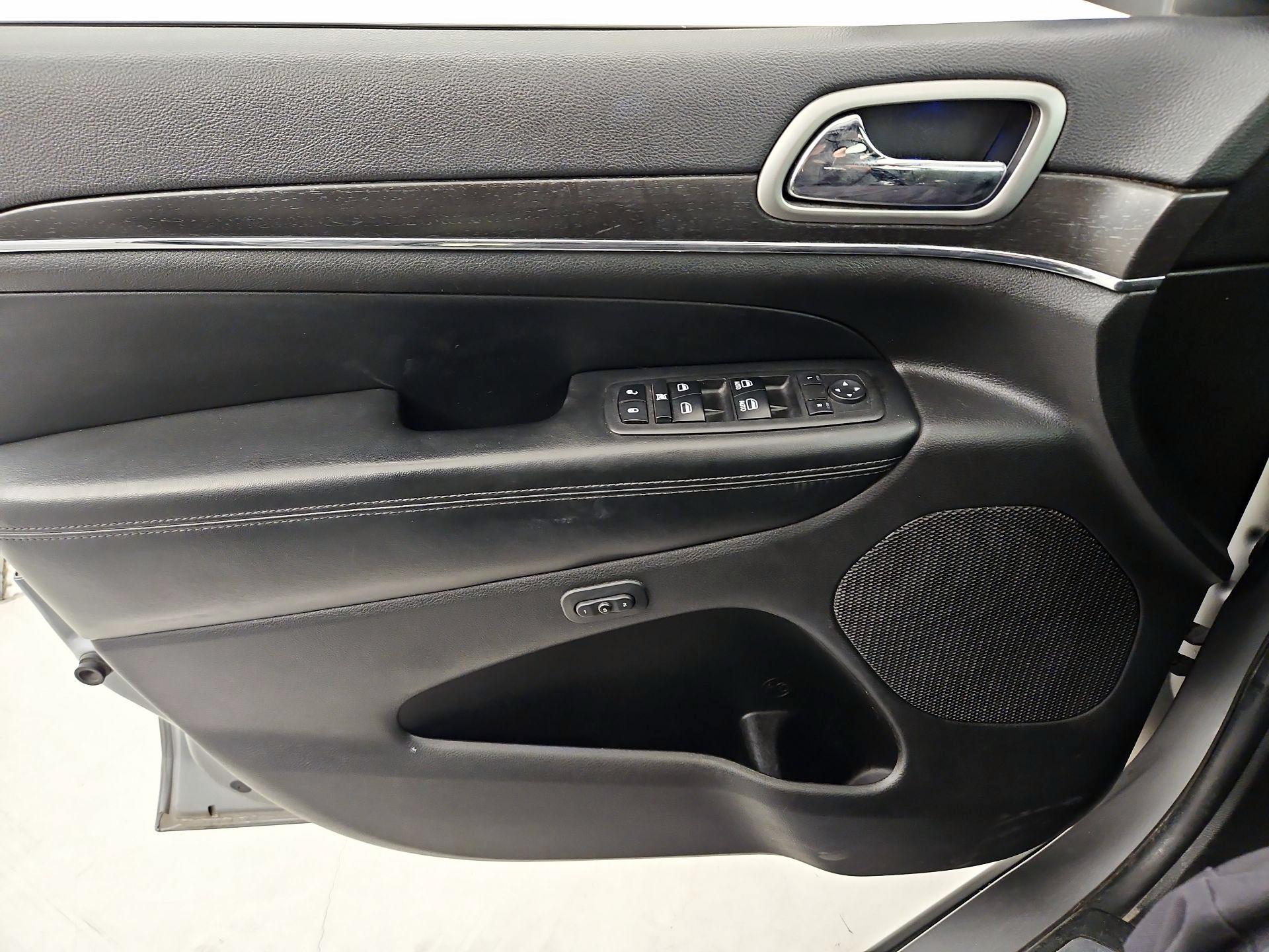 Thumbnail: 2018 Jeep Grand Cherokee - 12