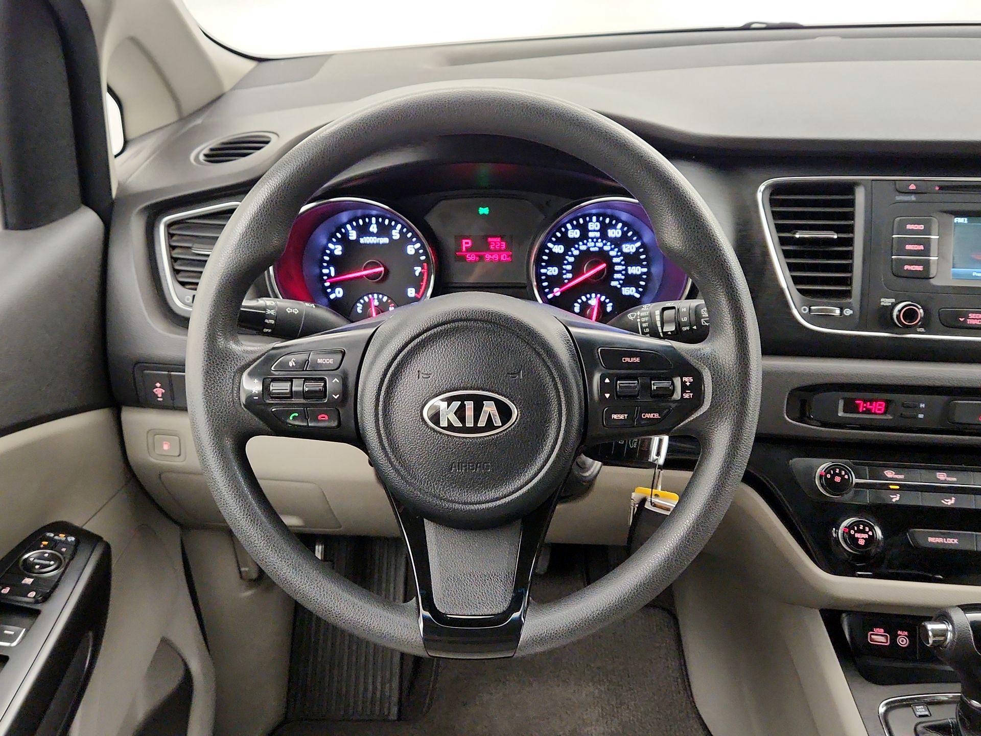 Thumbnail: 2016 Kia Sedona - 10