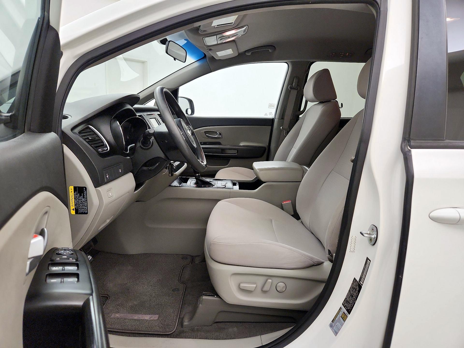 Thumbnail: 2016 Kia Sedona - 11