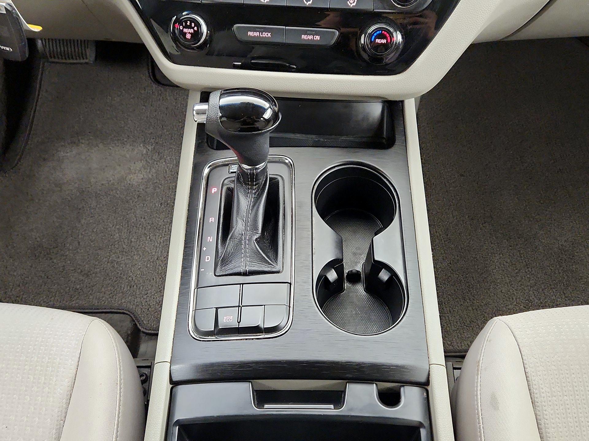 Thumbnail: 2016 Kia Sedona - 17