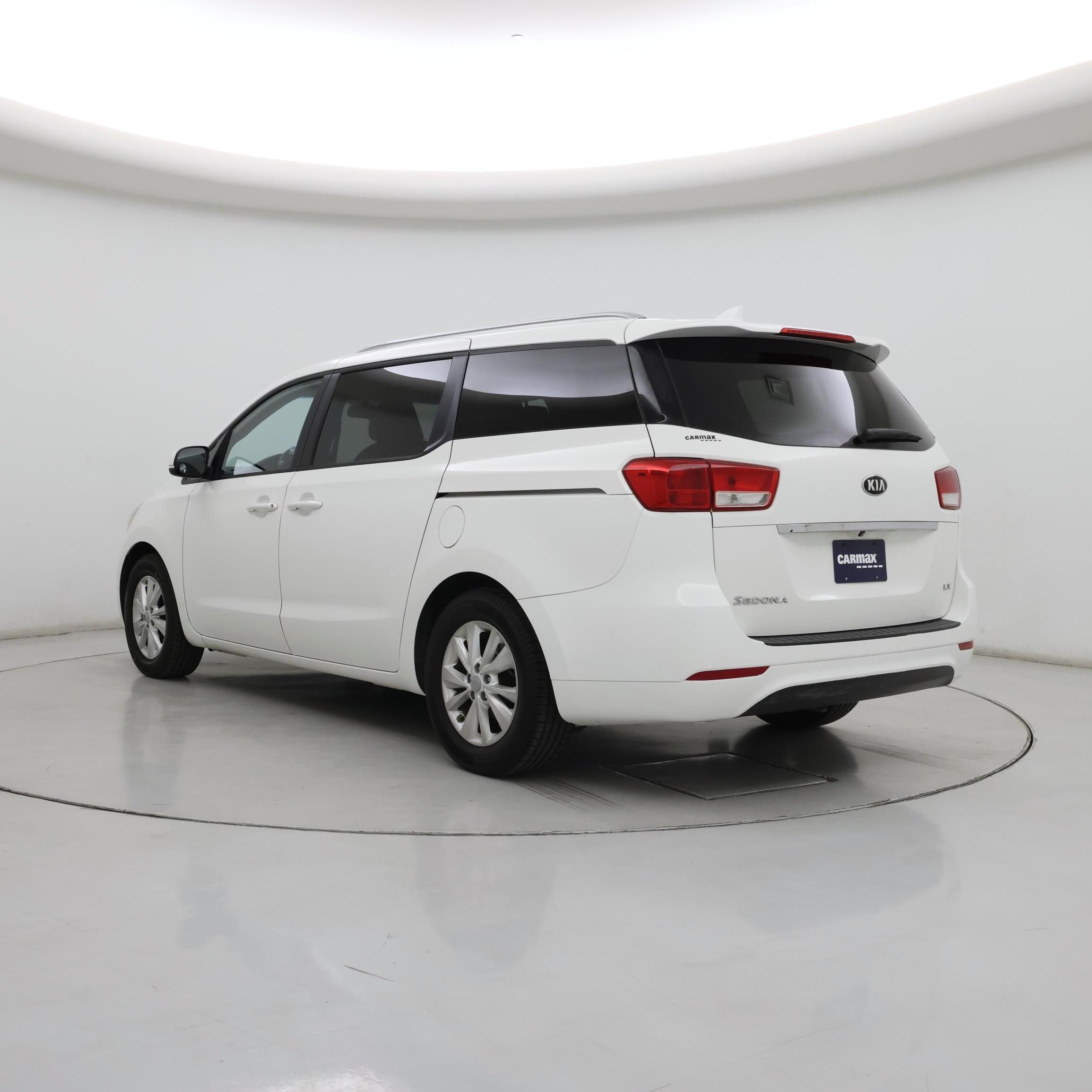 Thumbnail: 2016 Kia Sedona - 2