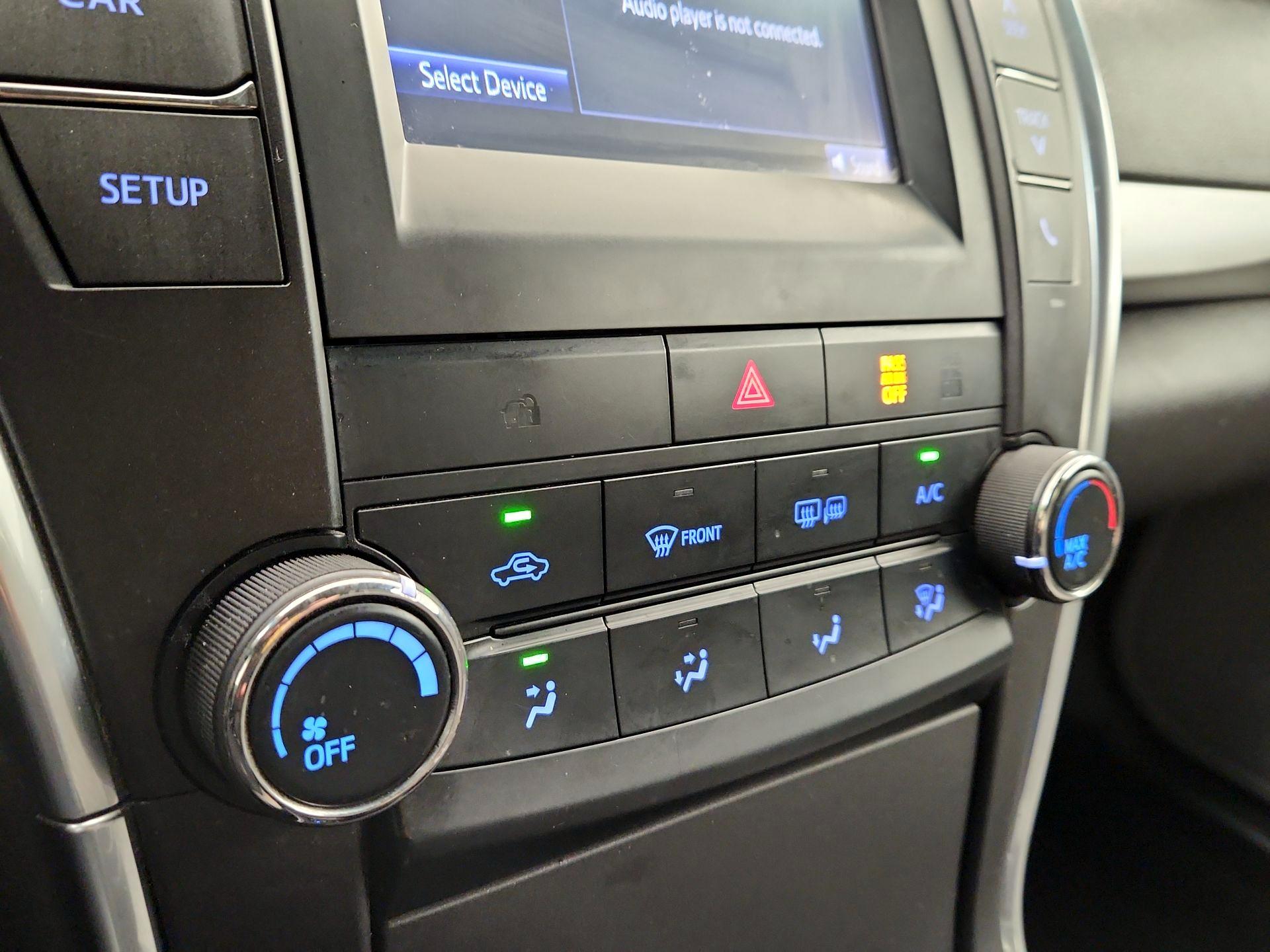 Thumbnail: 2017 Toyota Camry - 16