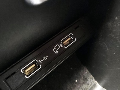 USB/AUX Ports