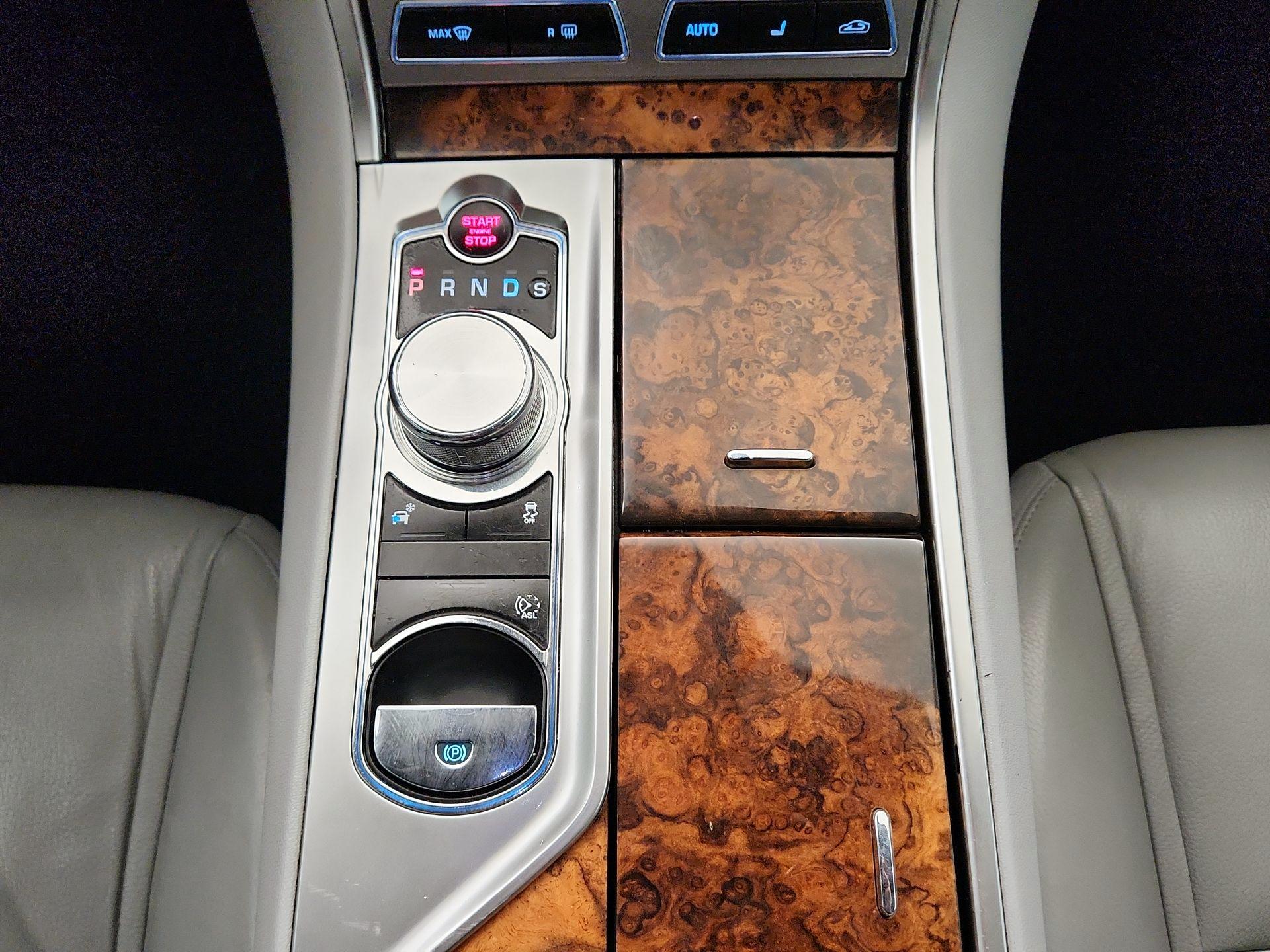 Thumbnail: 2015 Jaguar XF - 18