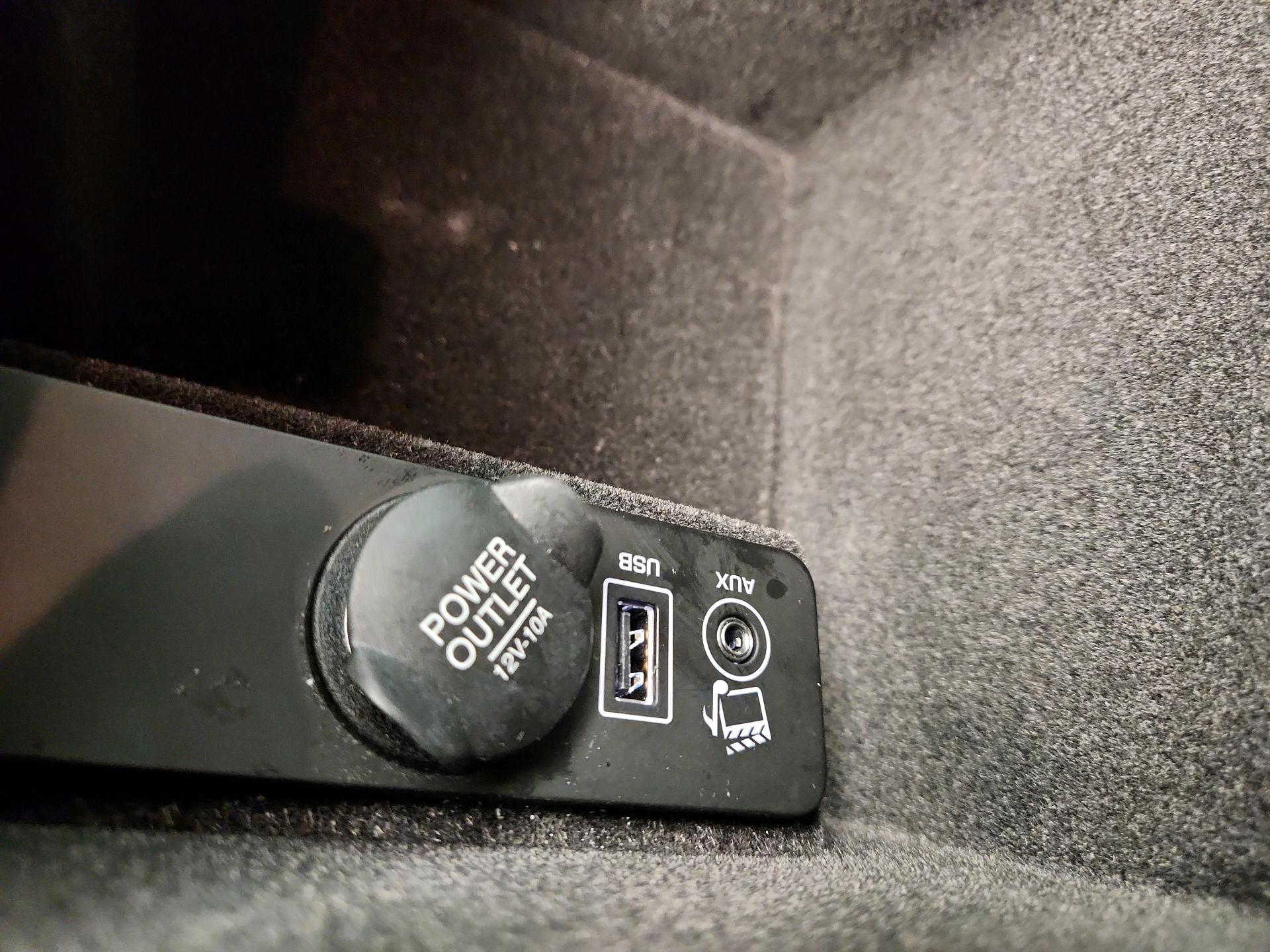 Thumbnail: 2015 Jaguar XF - 19