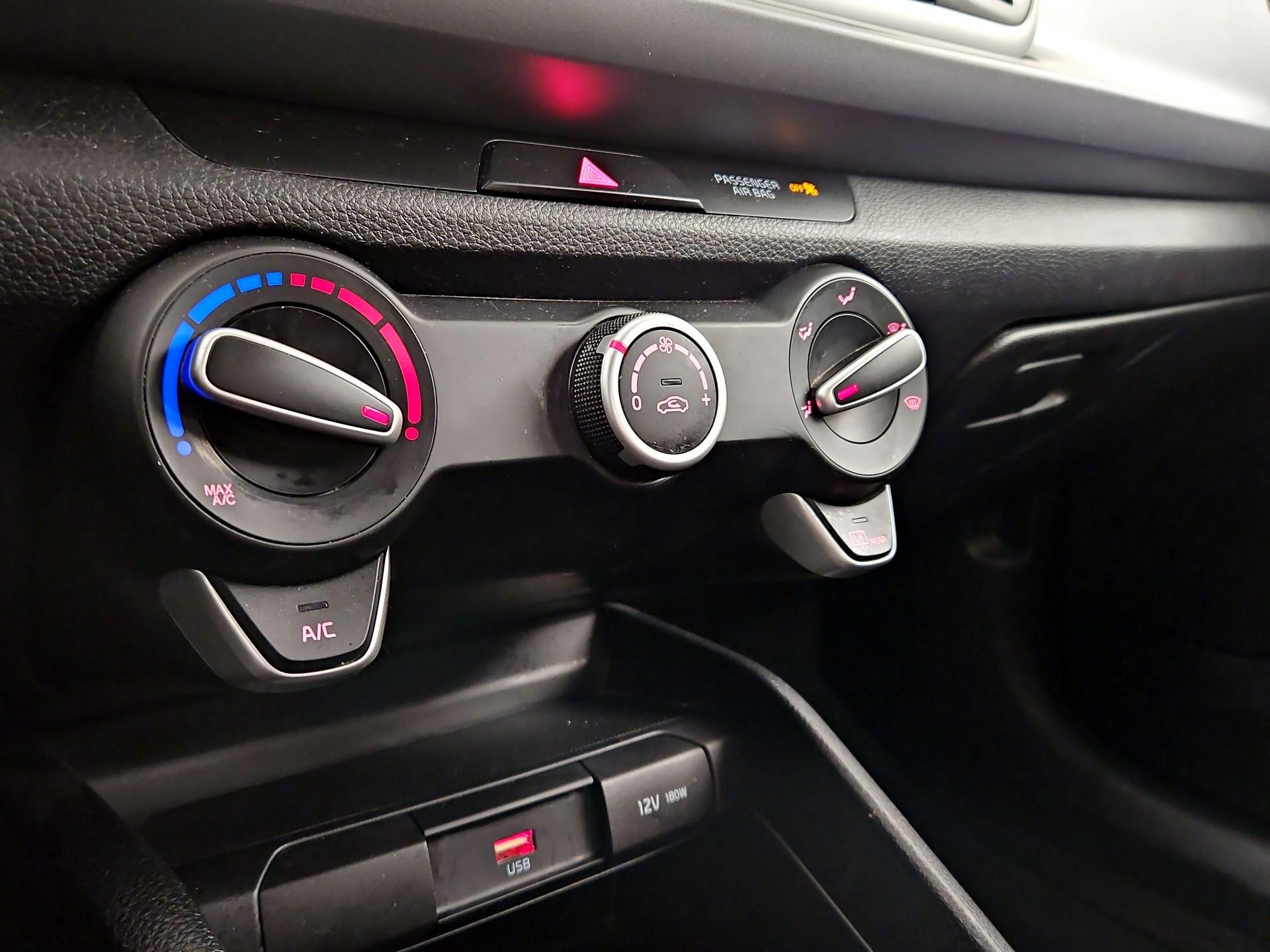 Thumbnail: 2023 Kia Rio - 16