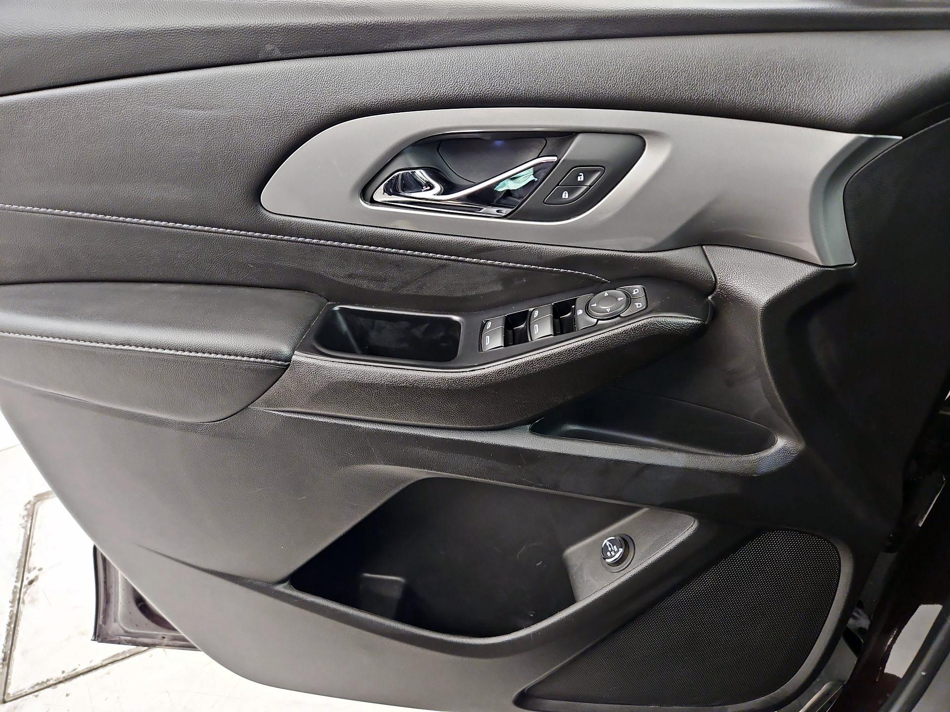 Thumbnail: 2023 Chevrolet Traverse - 12