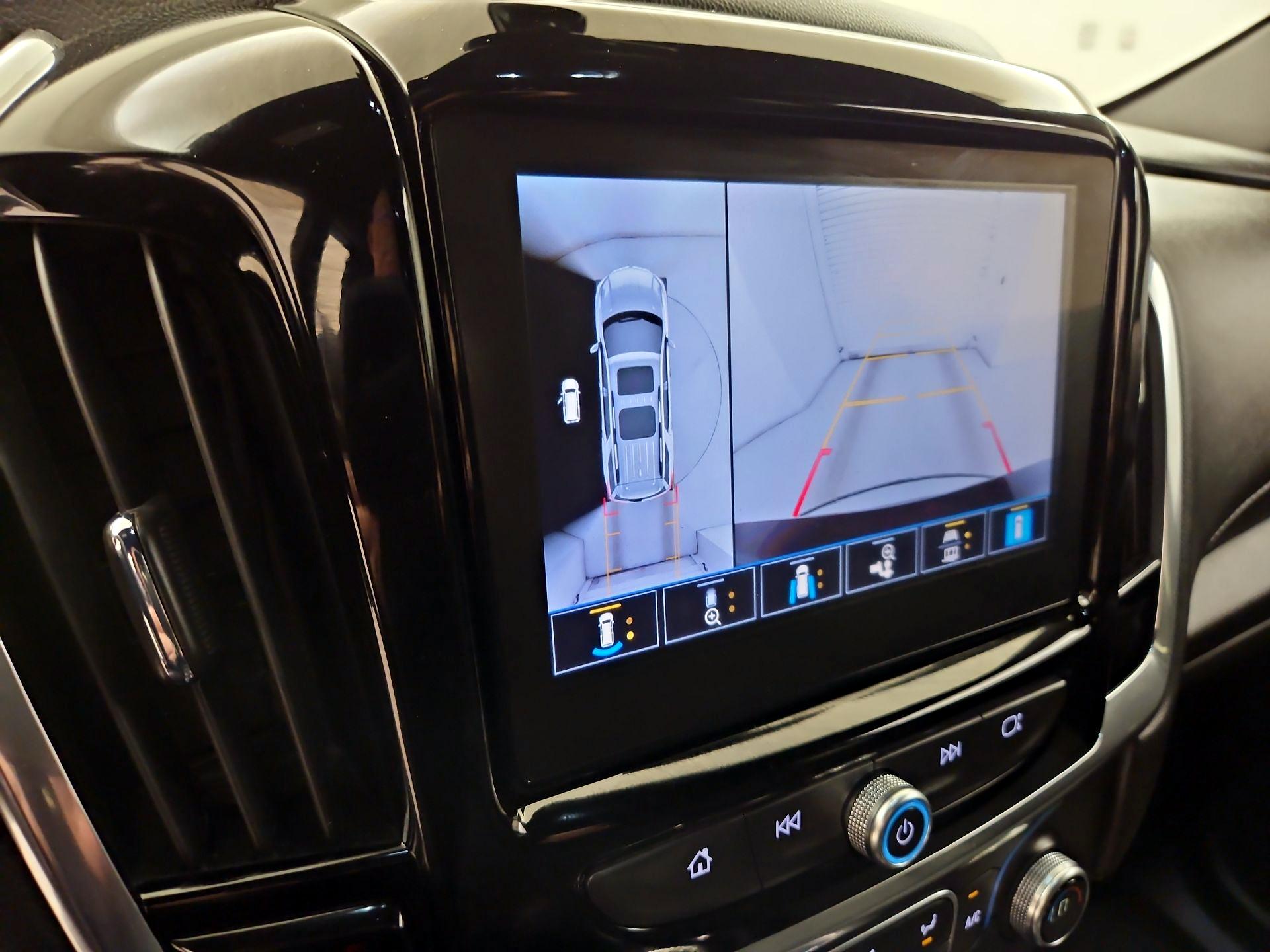 Thumbnail: 2023 Chevrolet Traverse - 14