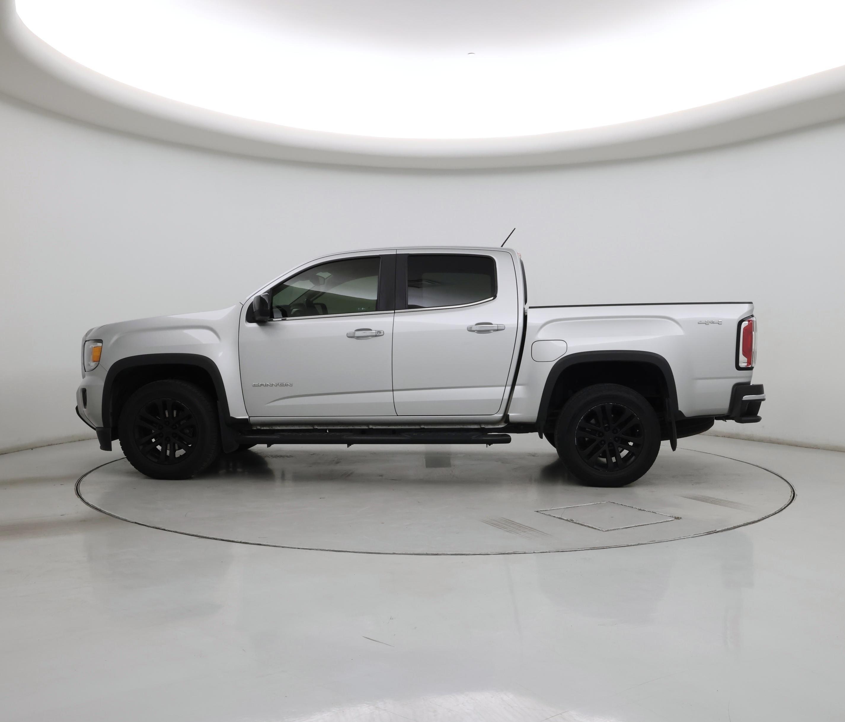 Thumbnail: 2017 GMC Canyon - 3