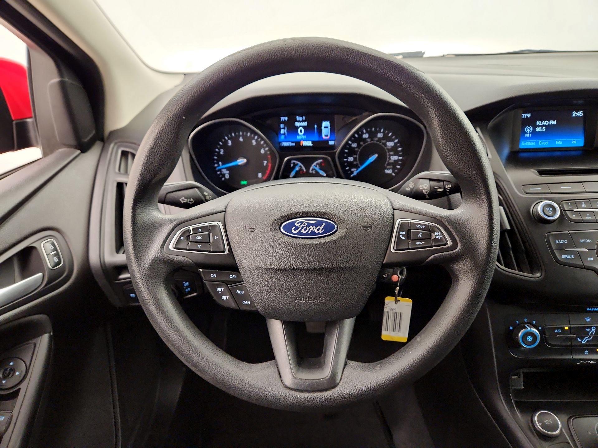 Thumbnail: 2016 Ford Focus - 10