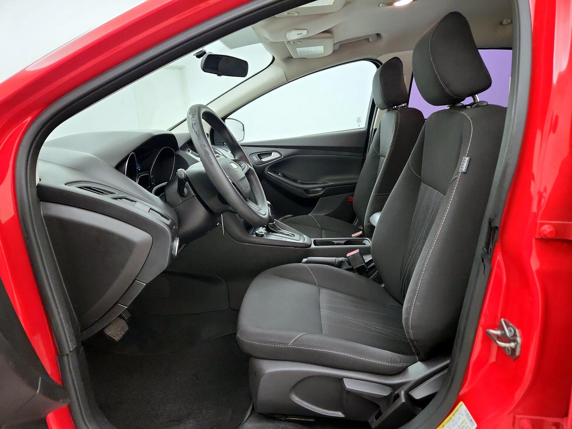 Thumbnail: 2016 Ford Focus - 11