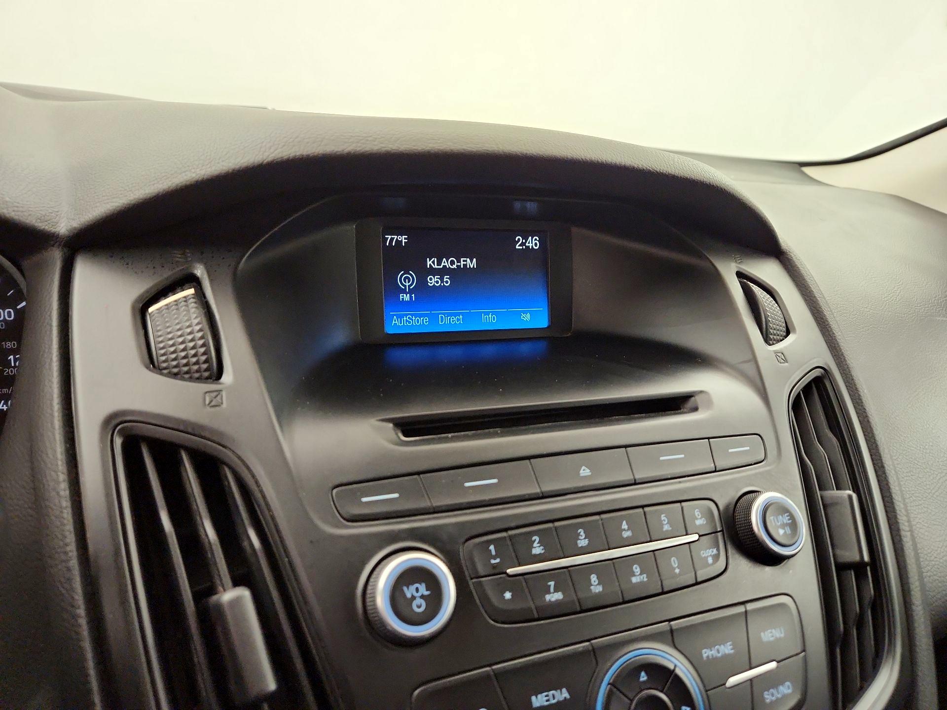 Thumbnail: 2016 Ford Focus - 14