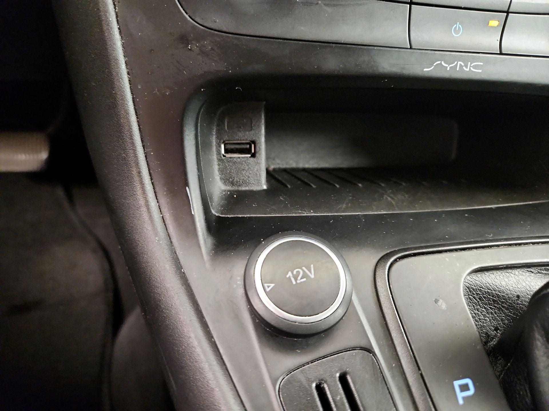 Thumbnail: 2016 Ford Focus - 17