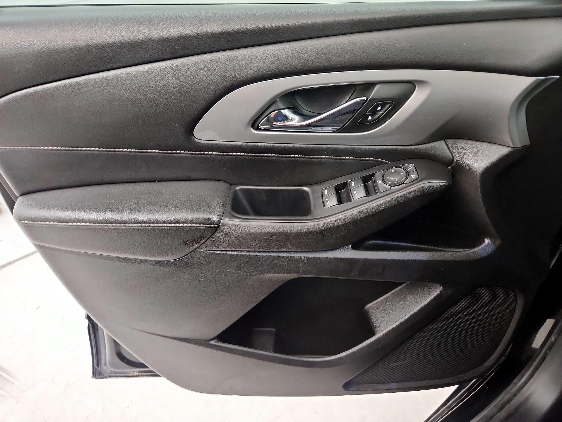 Thumbnail: 2021 Chevrolet Traverse - 12