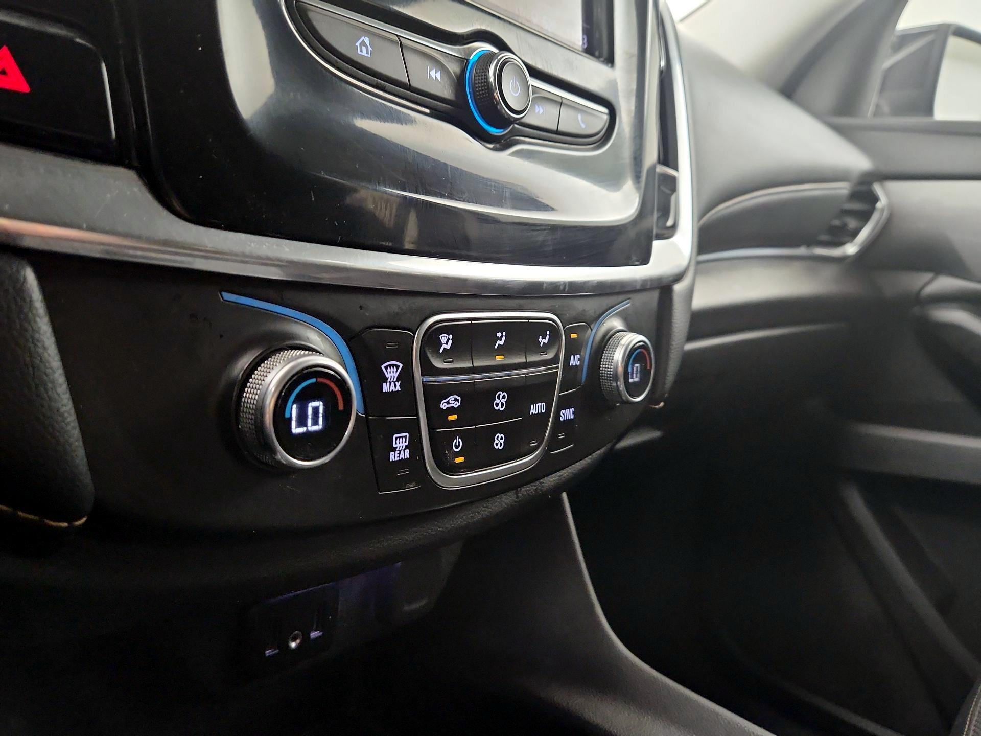 Thumbnail: 2021 Chevrolet Traverse - 16