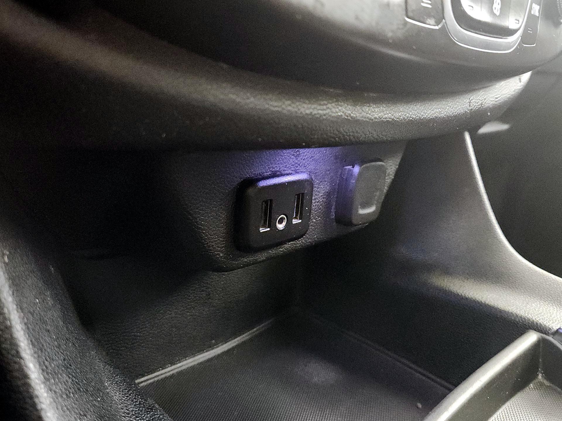 Thumbnail: 2021 Chevrolet Traverse - 18