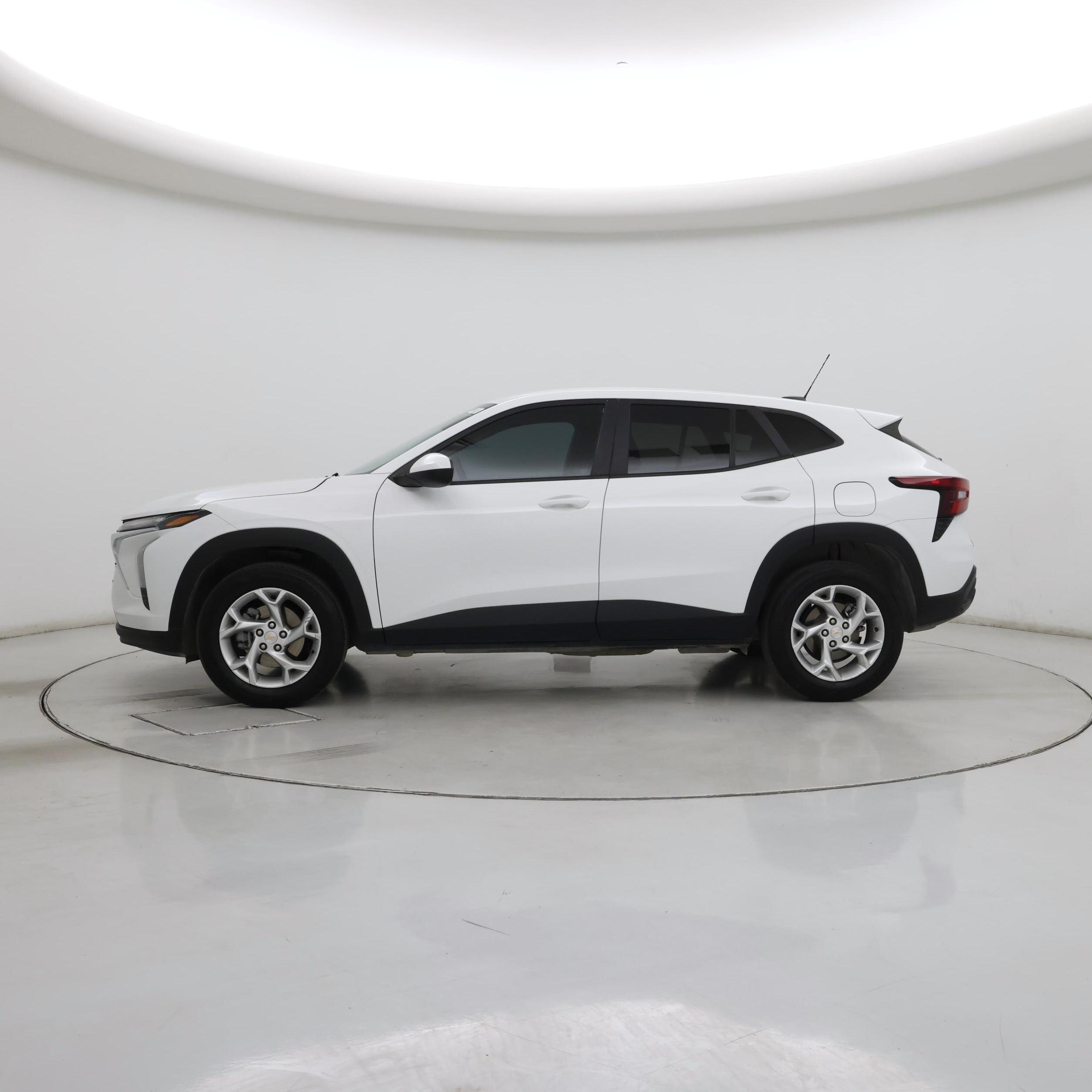 Thumbnail: 2024 Chevrolet Trax - 3