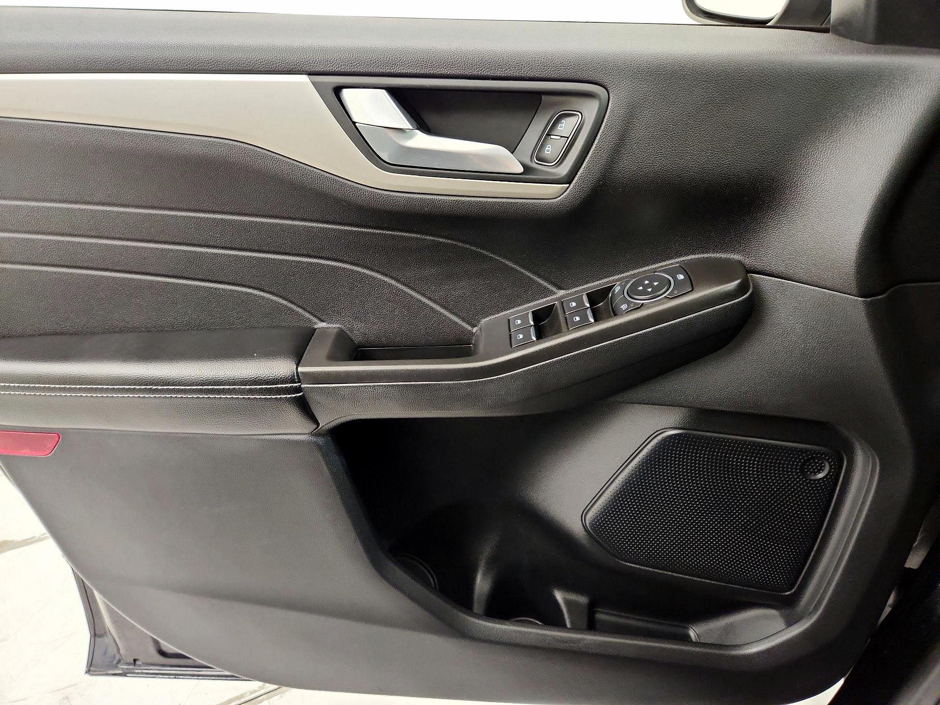 Thumbnail: 2021 Ford Escape - 12