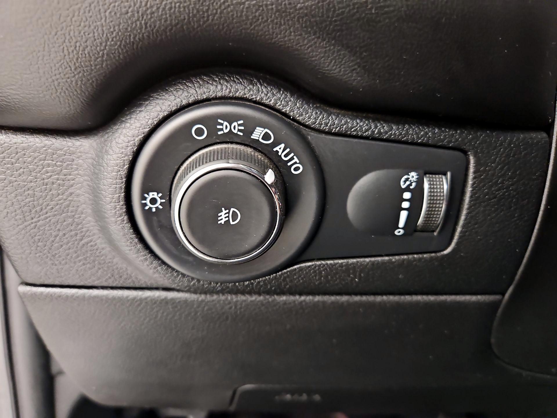 Thumbnail: 2022 Dodge Durango - 13