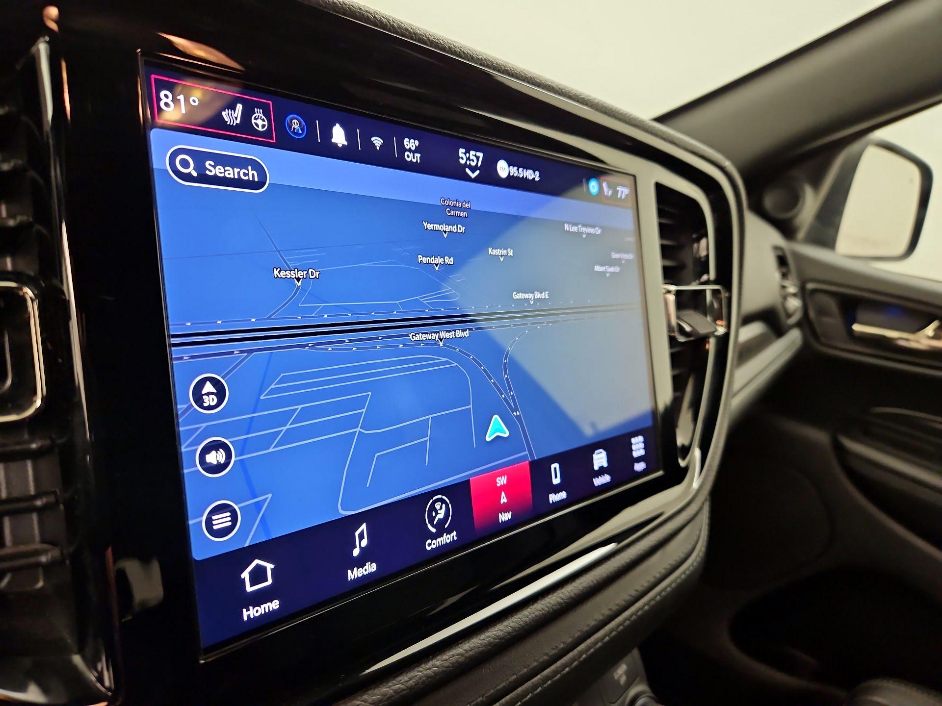 Thumbnail: 2022 Dodge Durango - 14