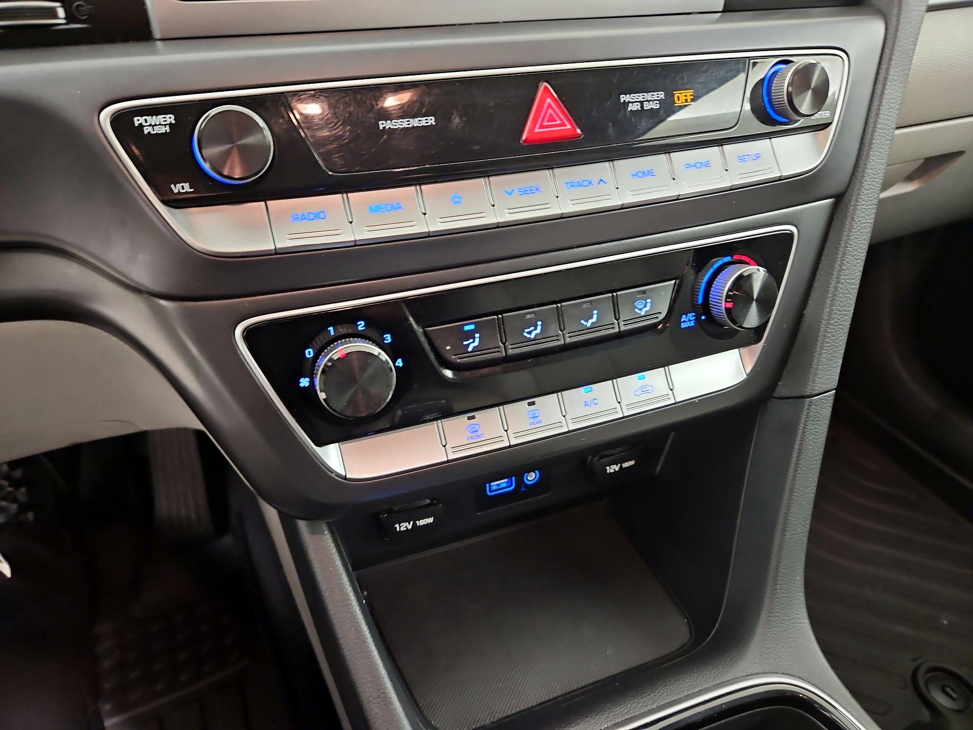 Thumbnail: 2019 Hyundai Sonata - 16