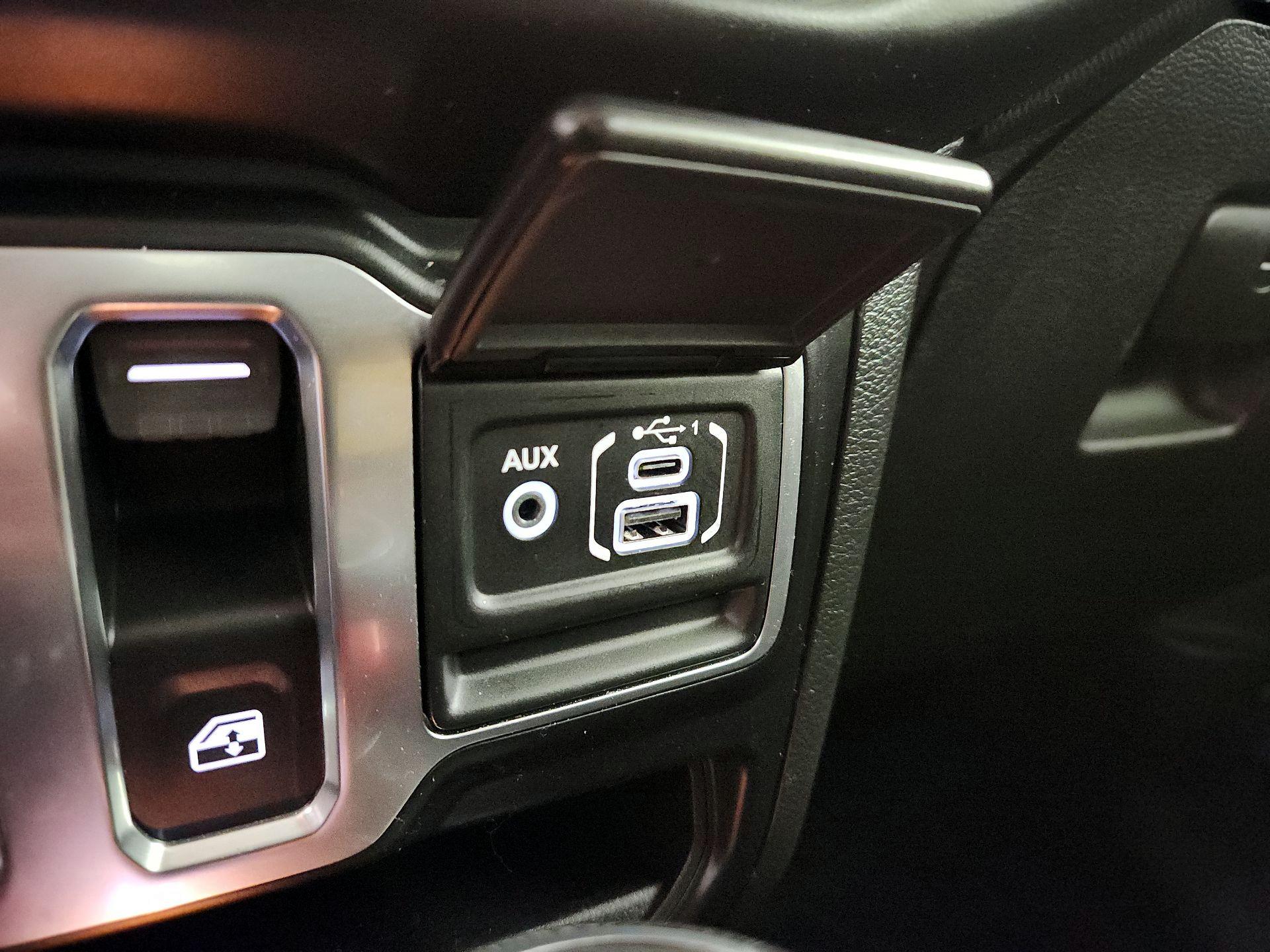 Thumbnail: 2021 Jeep Wrangler - 18