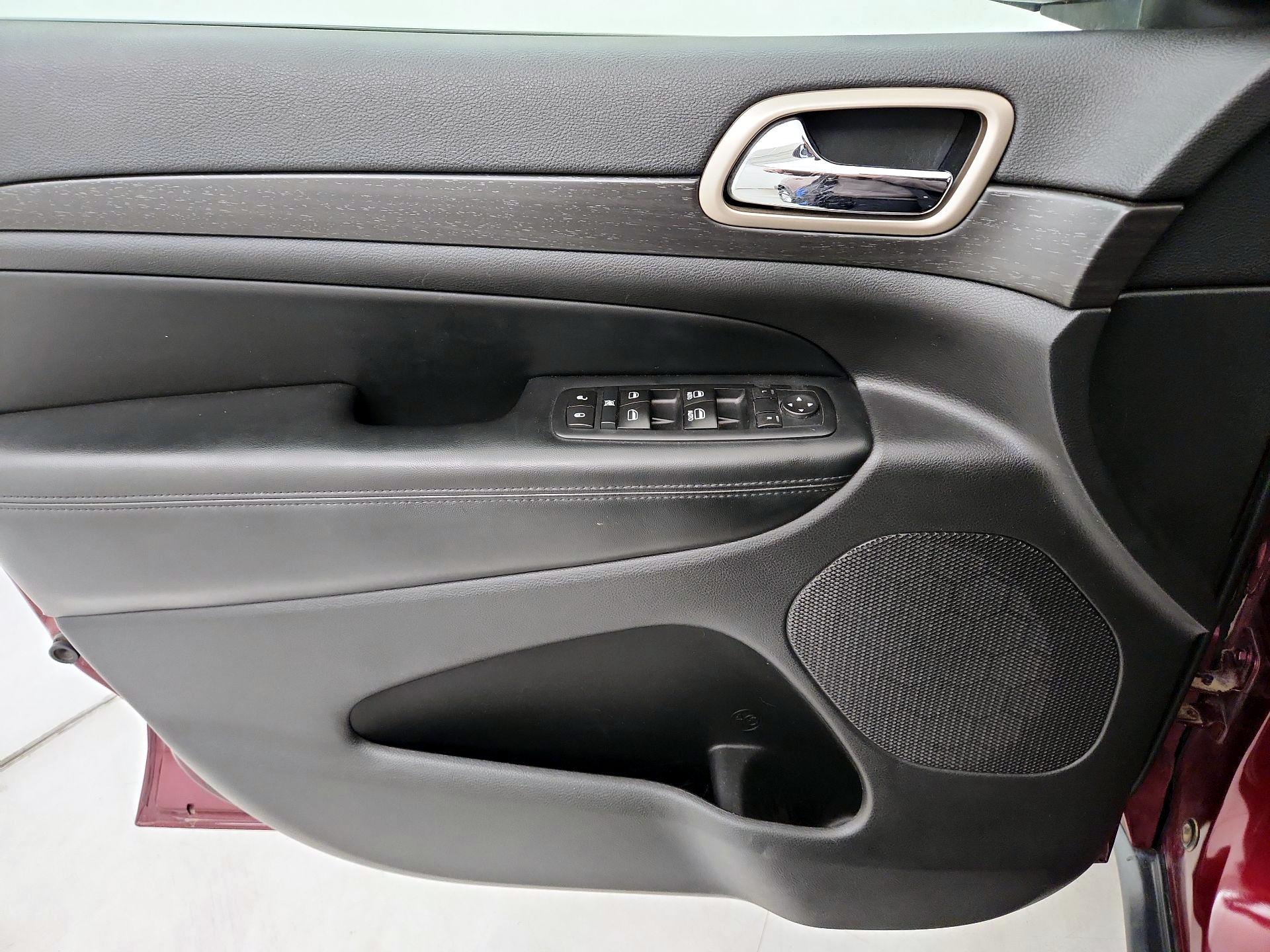 Thumbnail: 2017 Jeep Grand Cherokee - 12