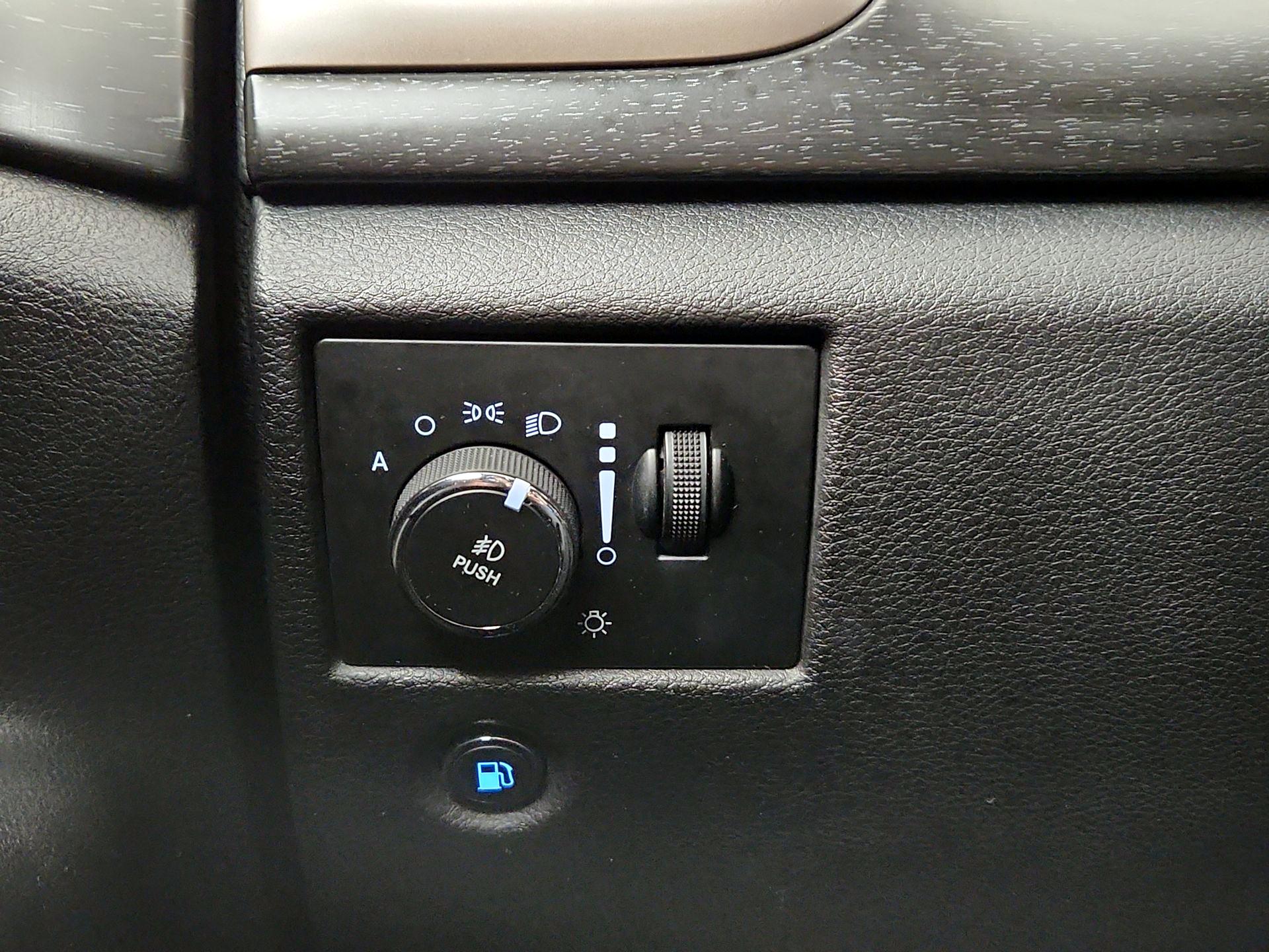 Thumbnail: 2017 Jeep Grand Cherokee - 13