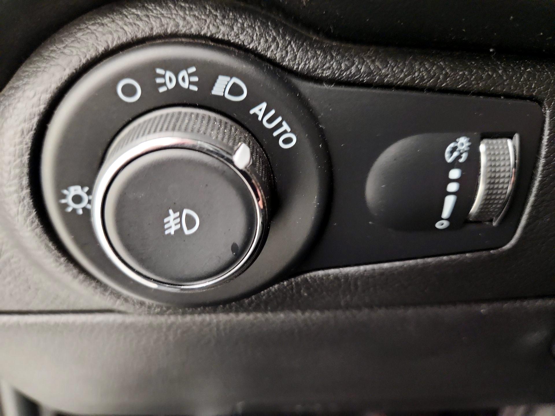 Thumbnail: 2022 Dodge Durango - 13