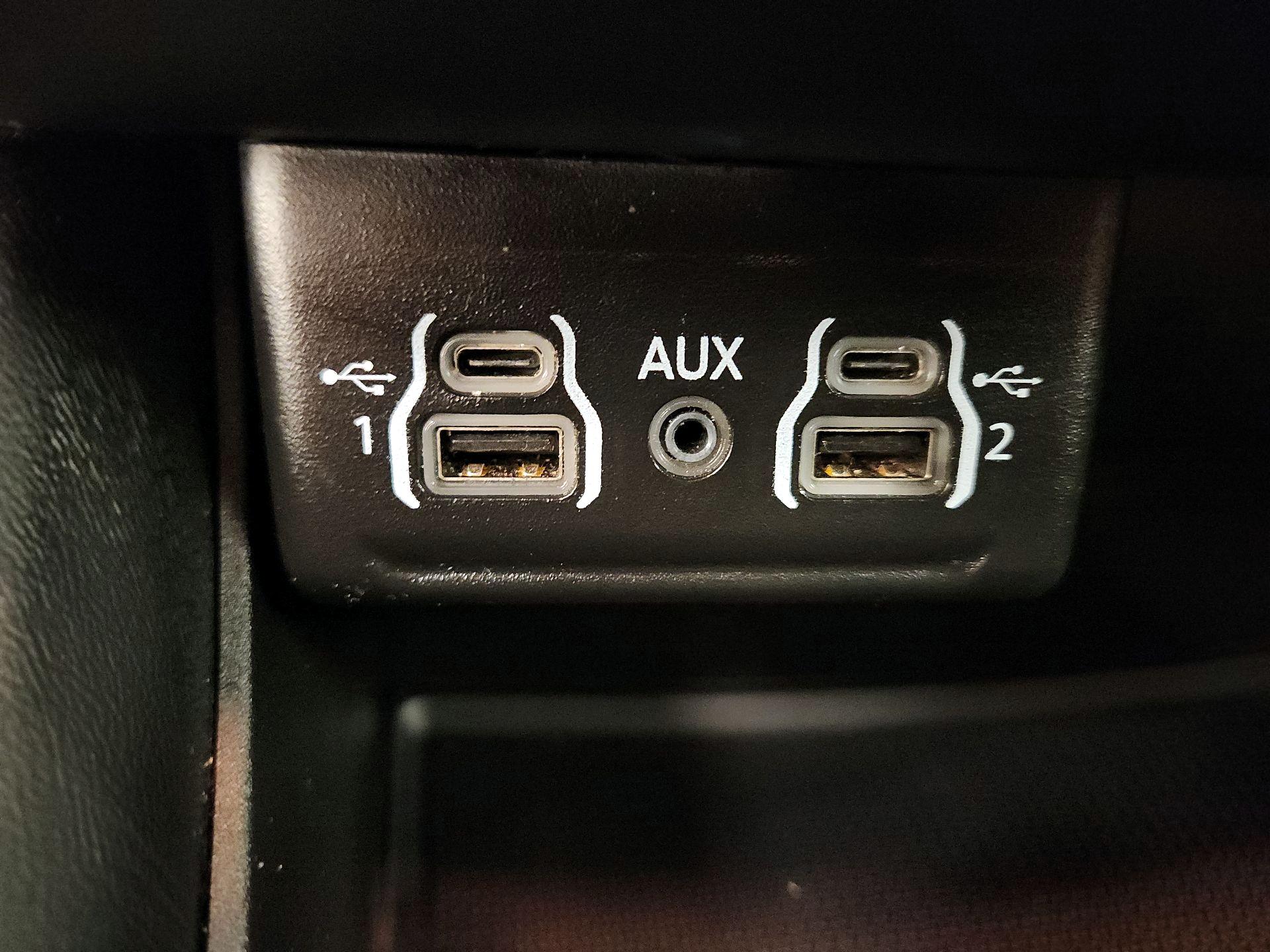 Thumbnail: 2022 Dodge Durango - 18