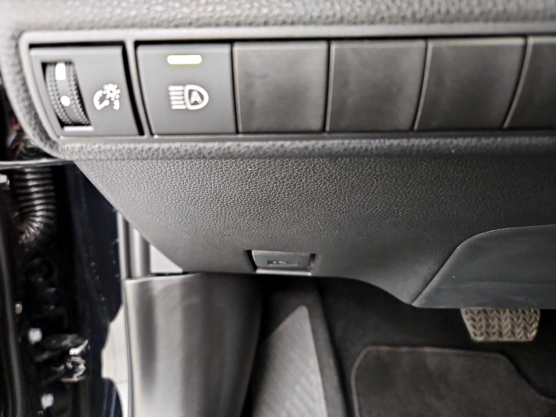 Thumbnail: 2025 Toyota Corolla - 13