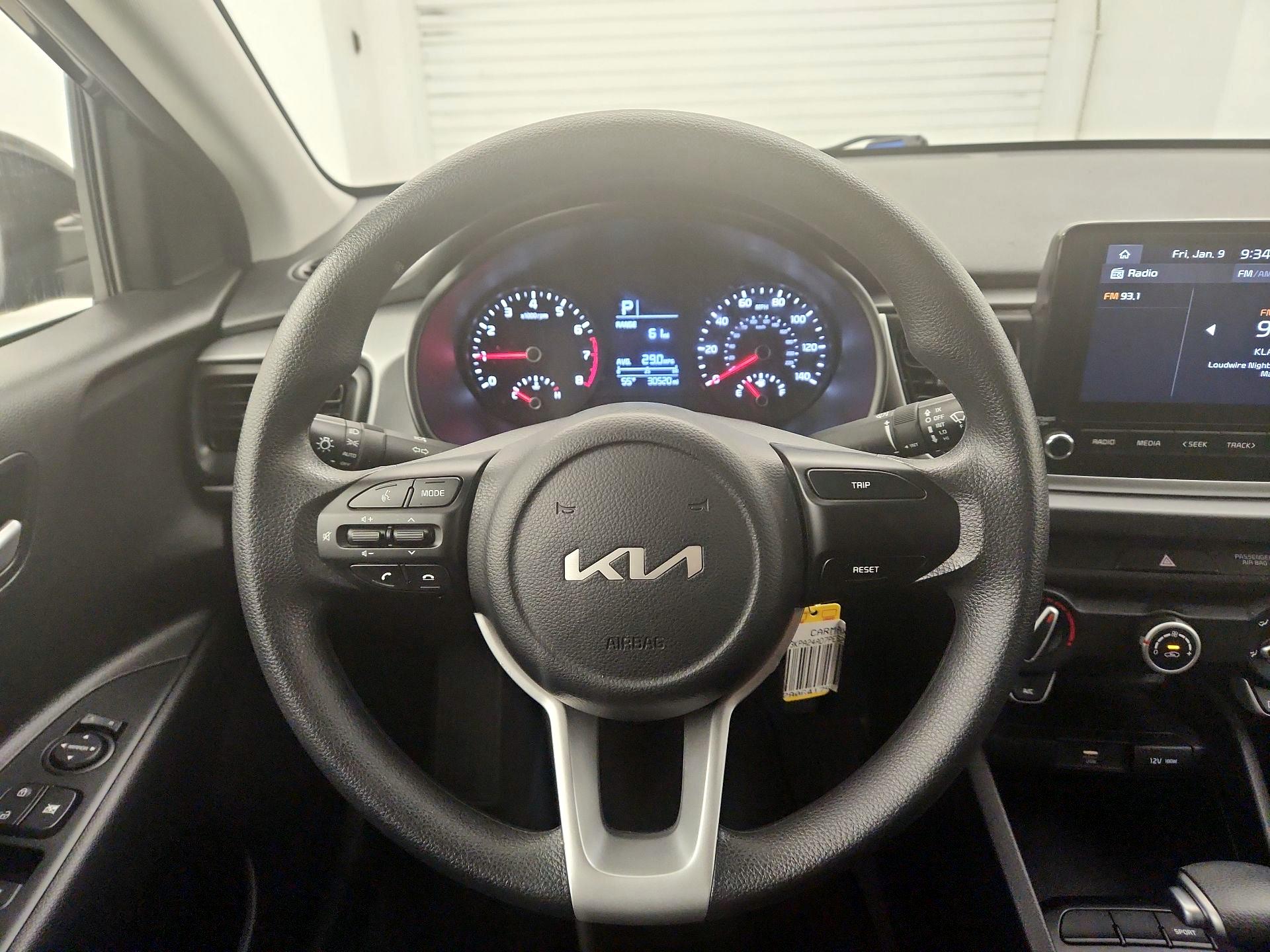 Thumbnail: 2023 Kia Rio - 10