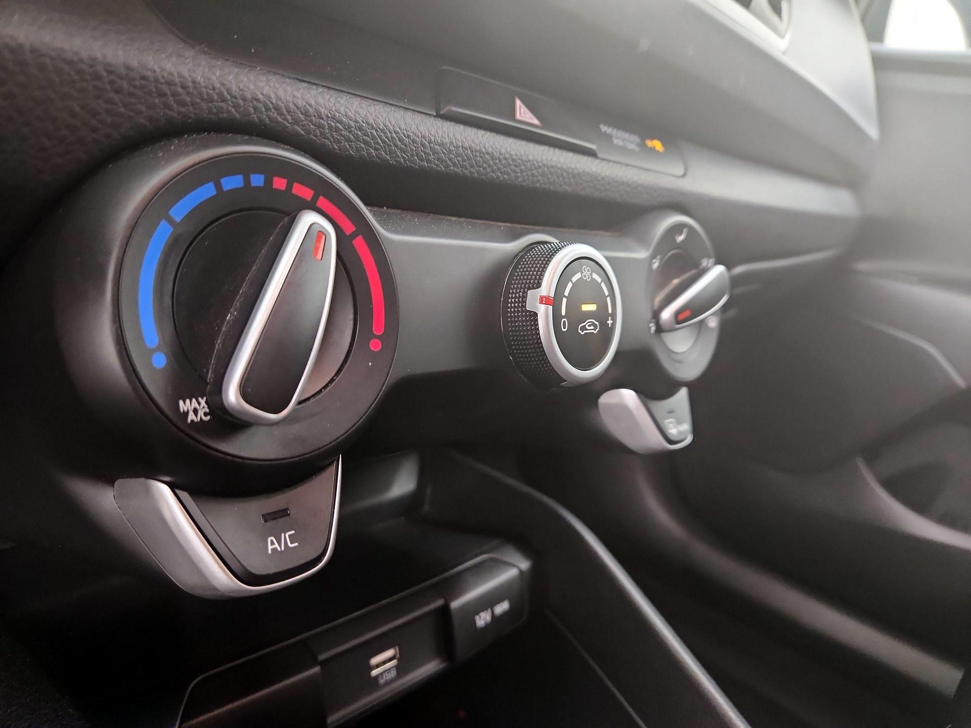 Thumbnail: 2023 Kia Rio - 16