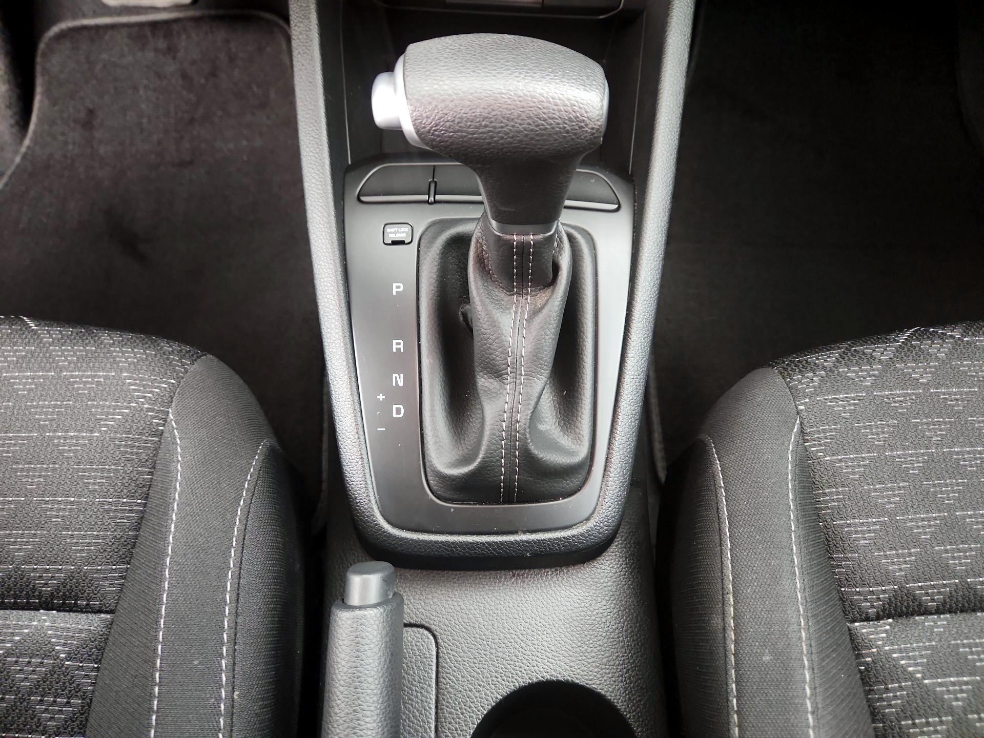 Thumbnail: 2023 Kia Rio - 17