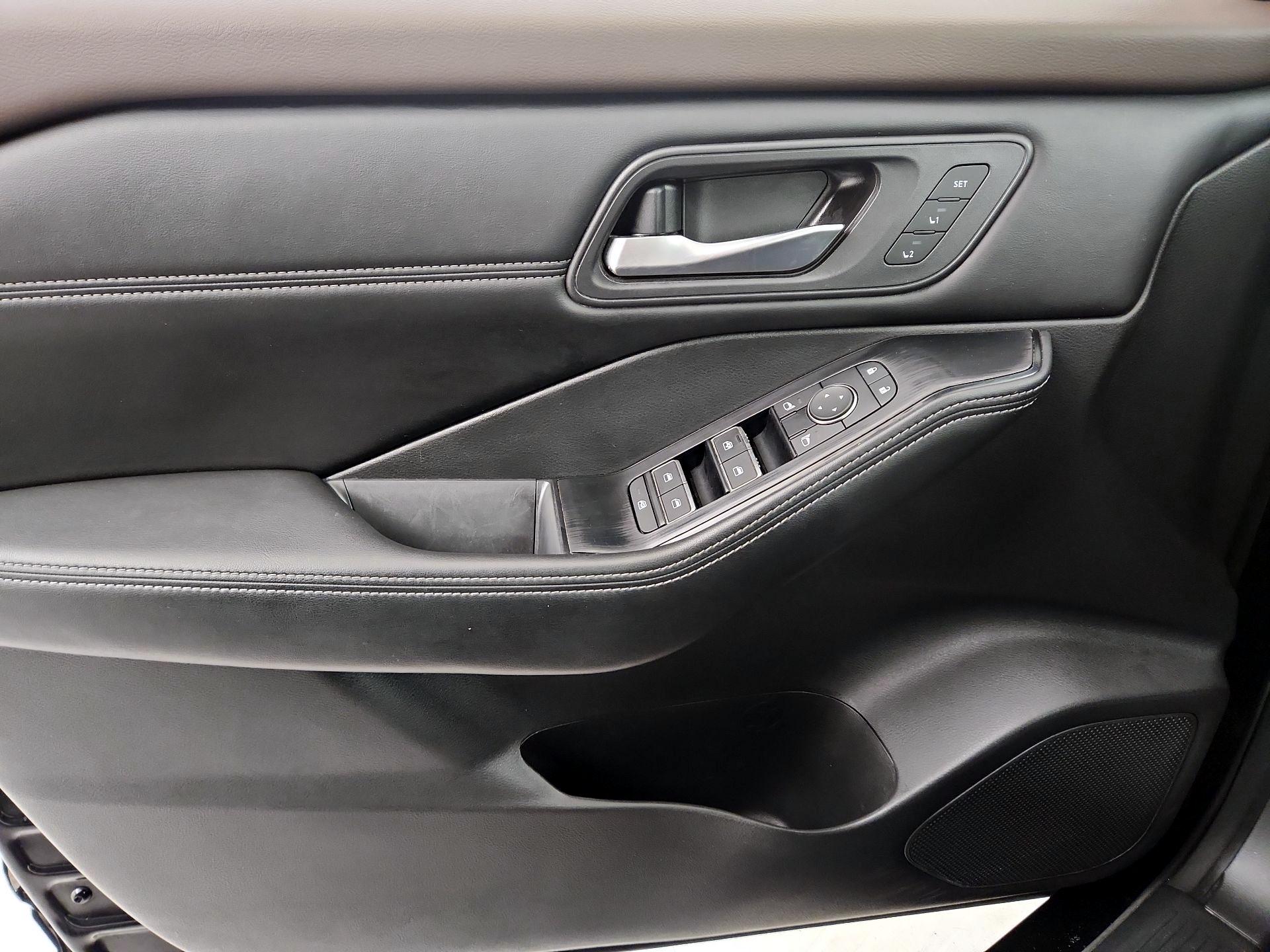 Thumbnail: 2023 Nissan Rogue - 12