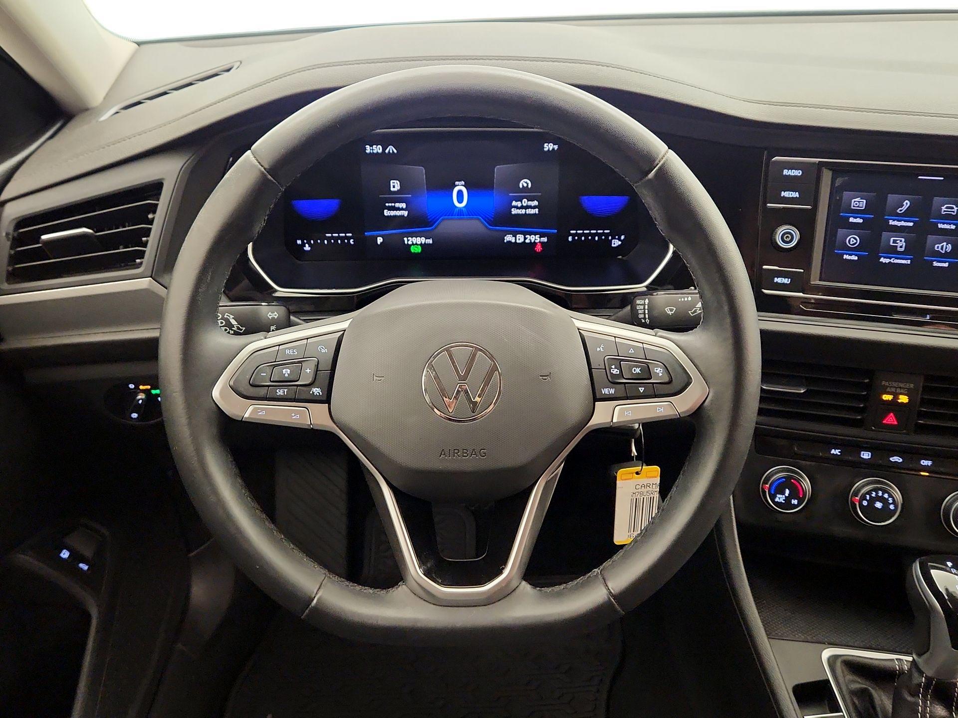 Thumbnail: 2024 Volkswagen Jetta - 10