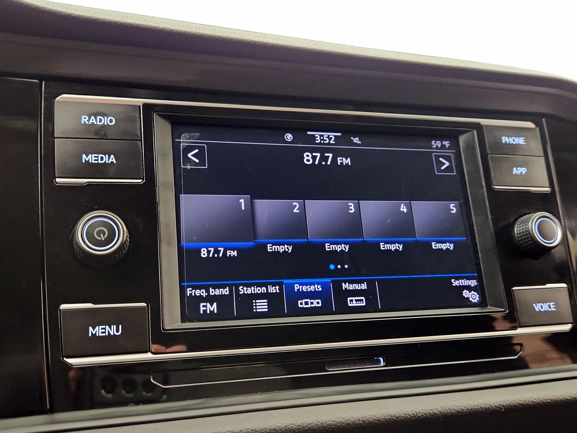 Thumbnail: 2024 Volkswagen Jetta - 15