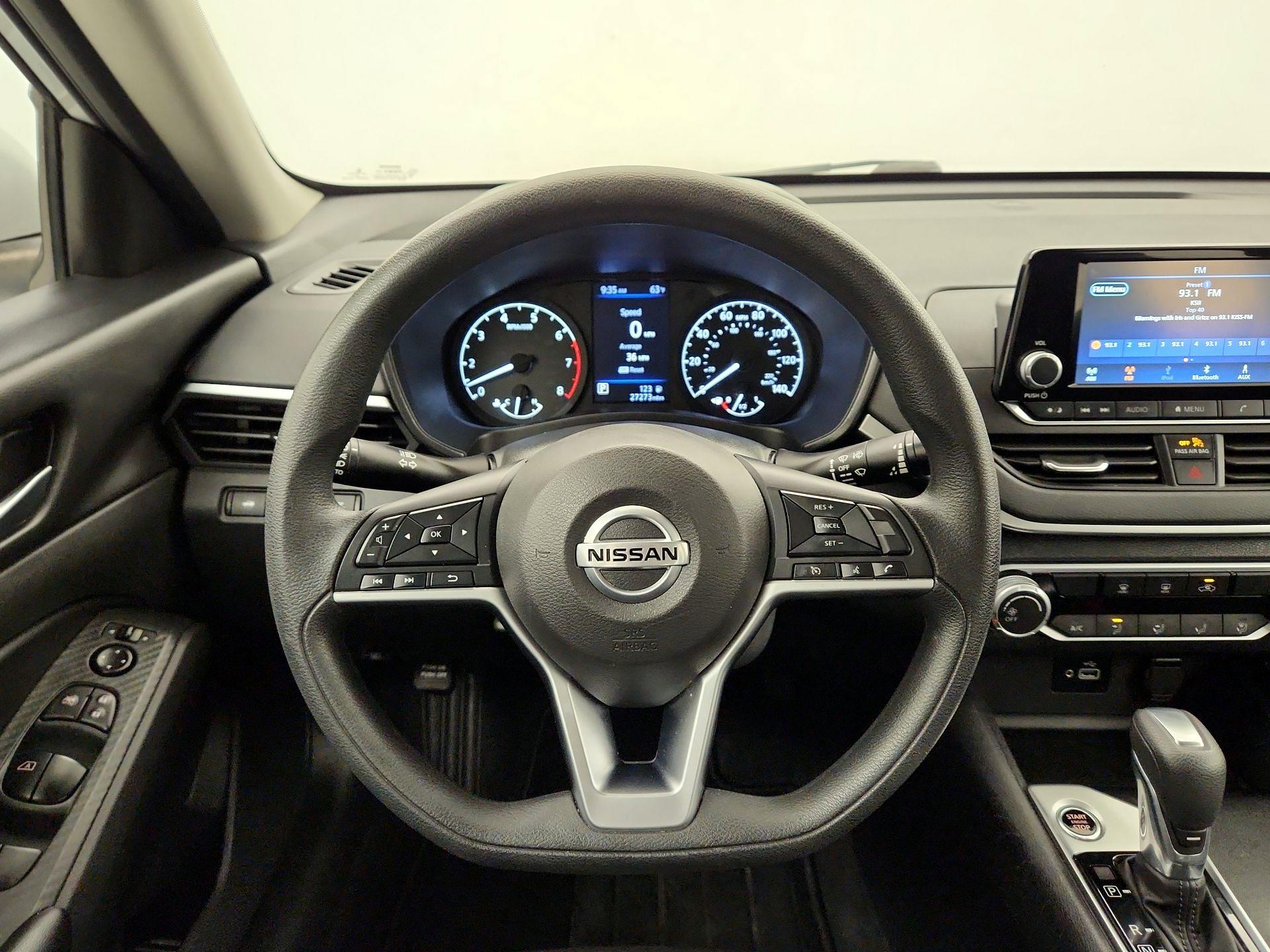 Thumbnail: 2021 Nissan Altima - 10